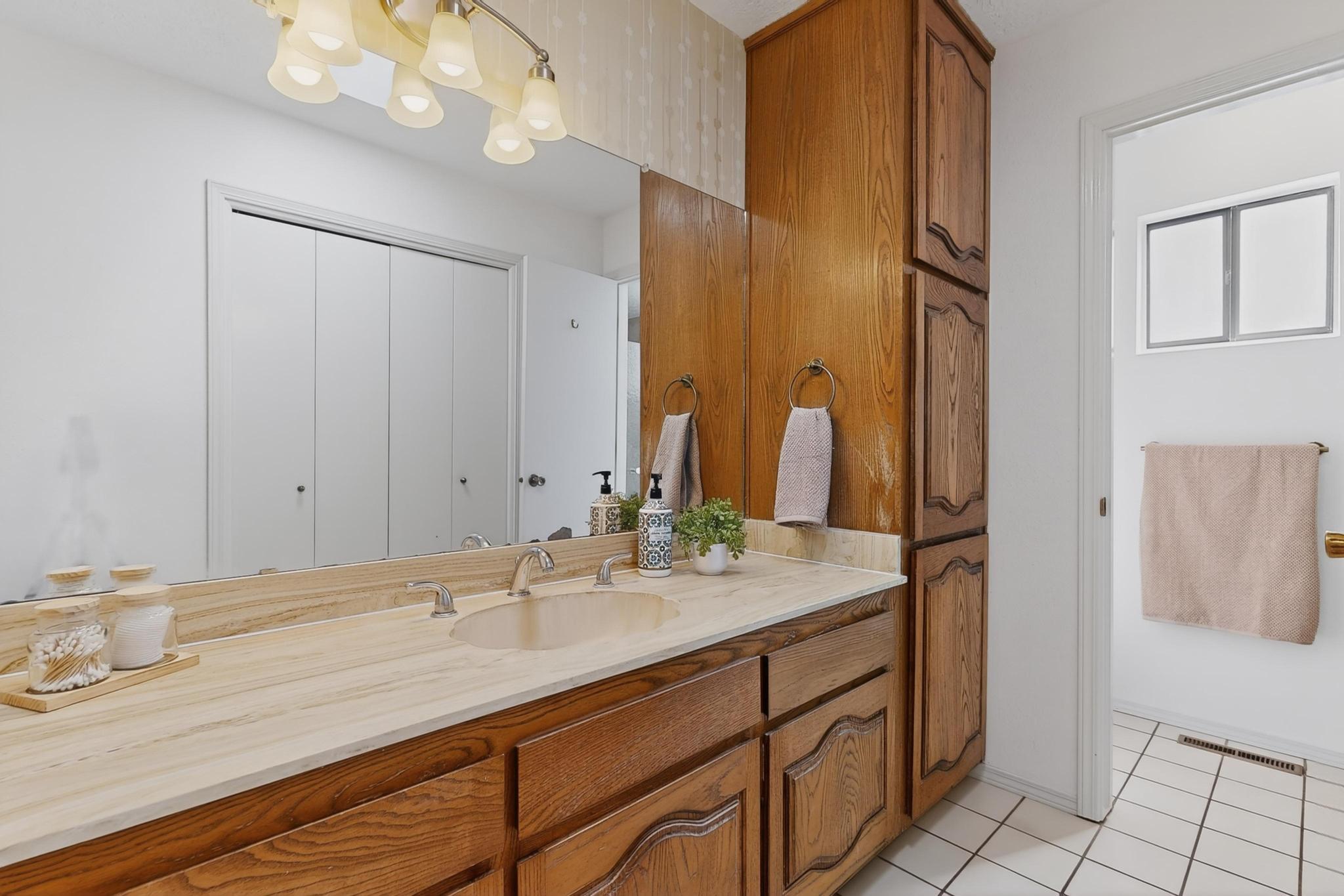 14208 Turner Court NE