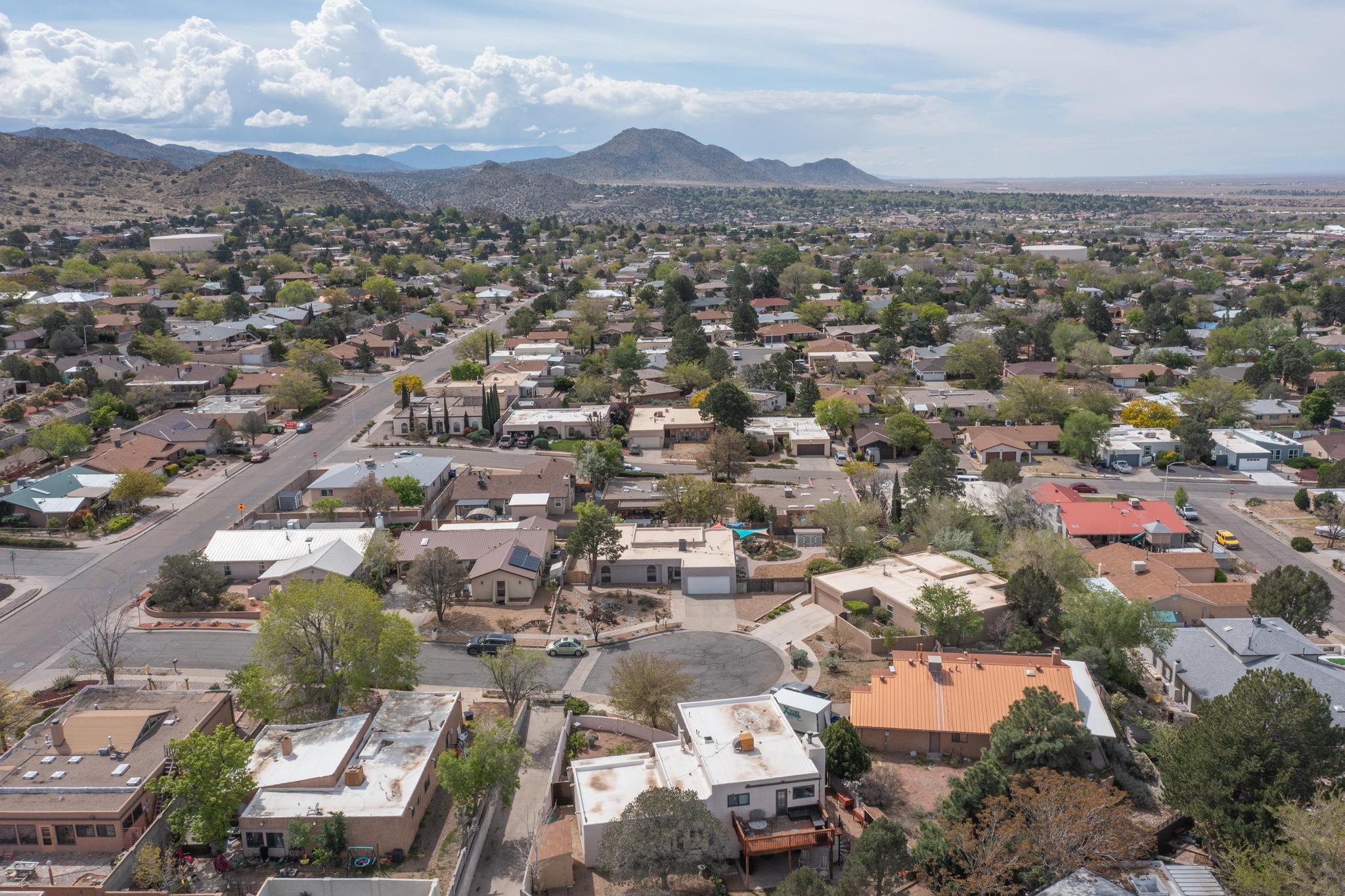 14208 Turner Court NE