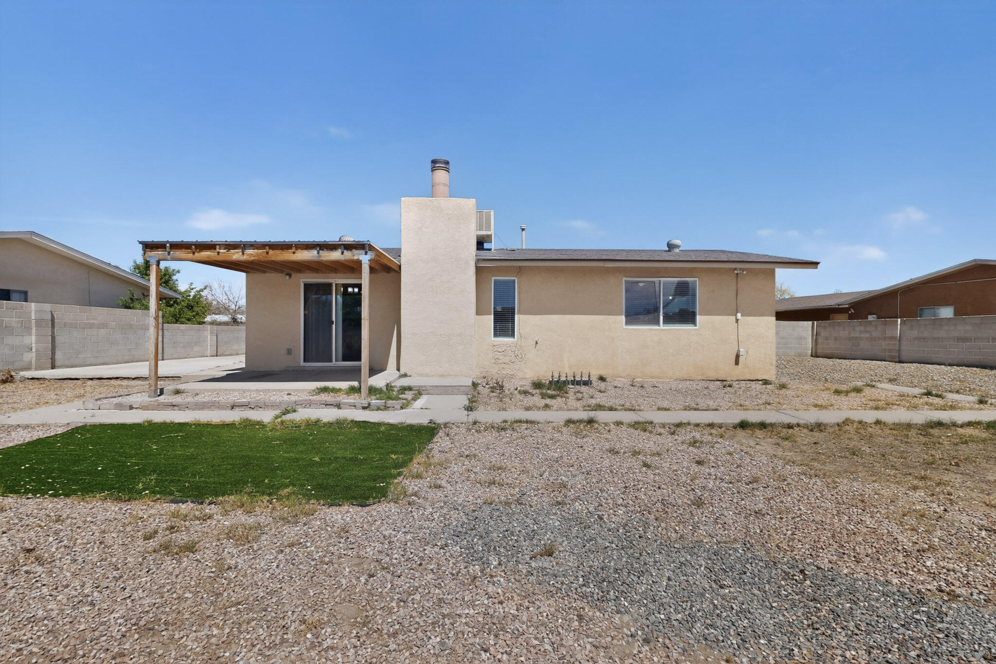 5208 Territorial Road NW