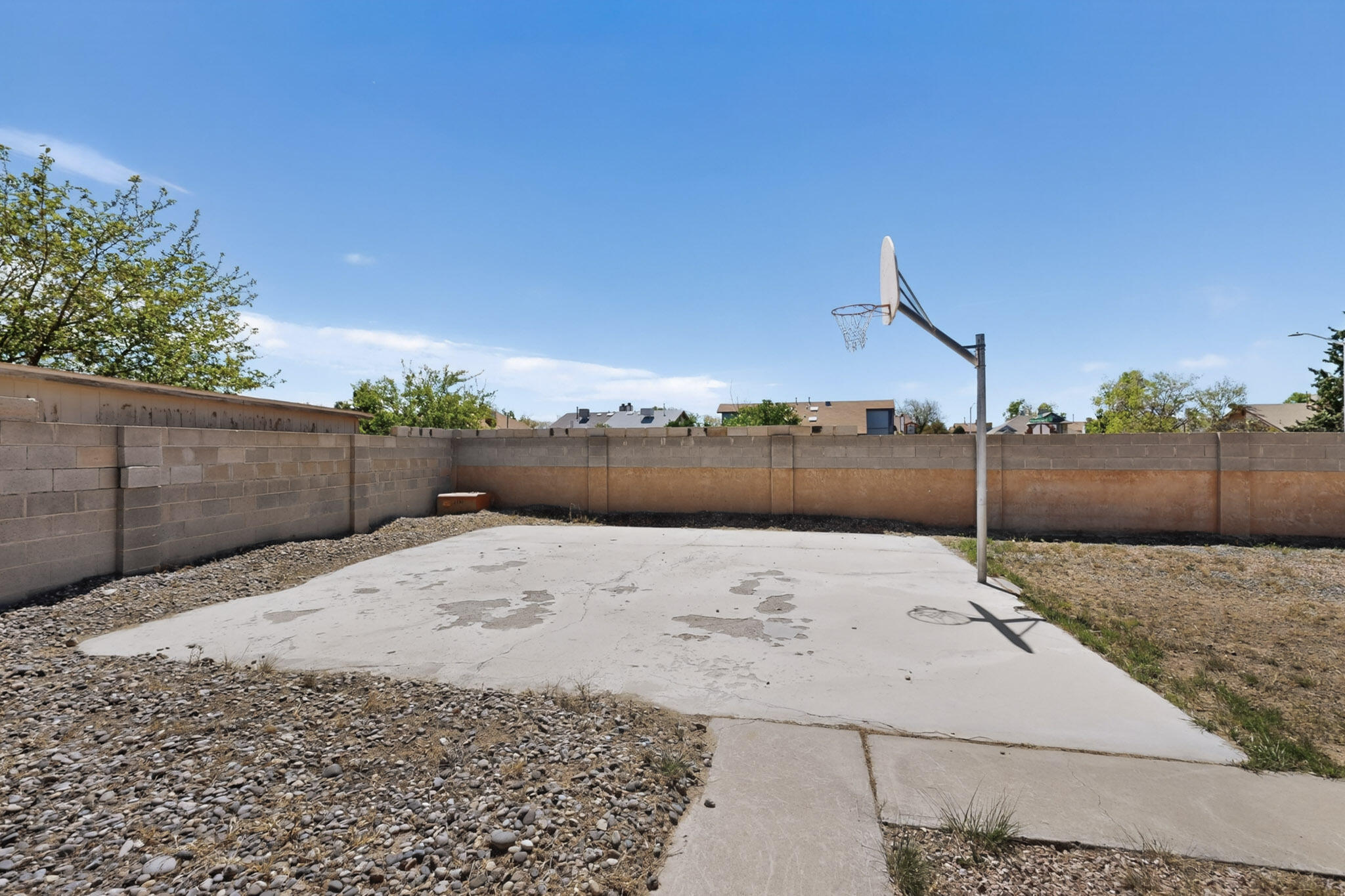 5208 Territorial Road NW