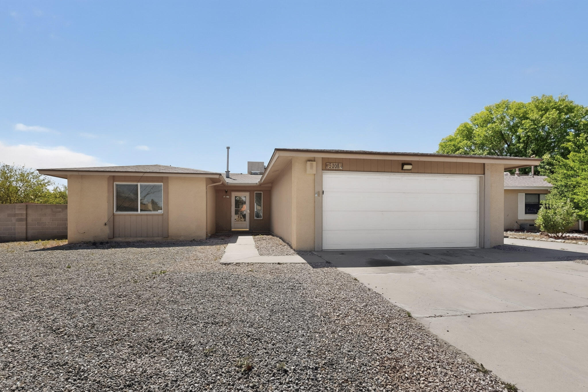 5208 Territorial Road NW