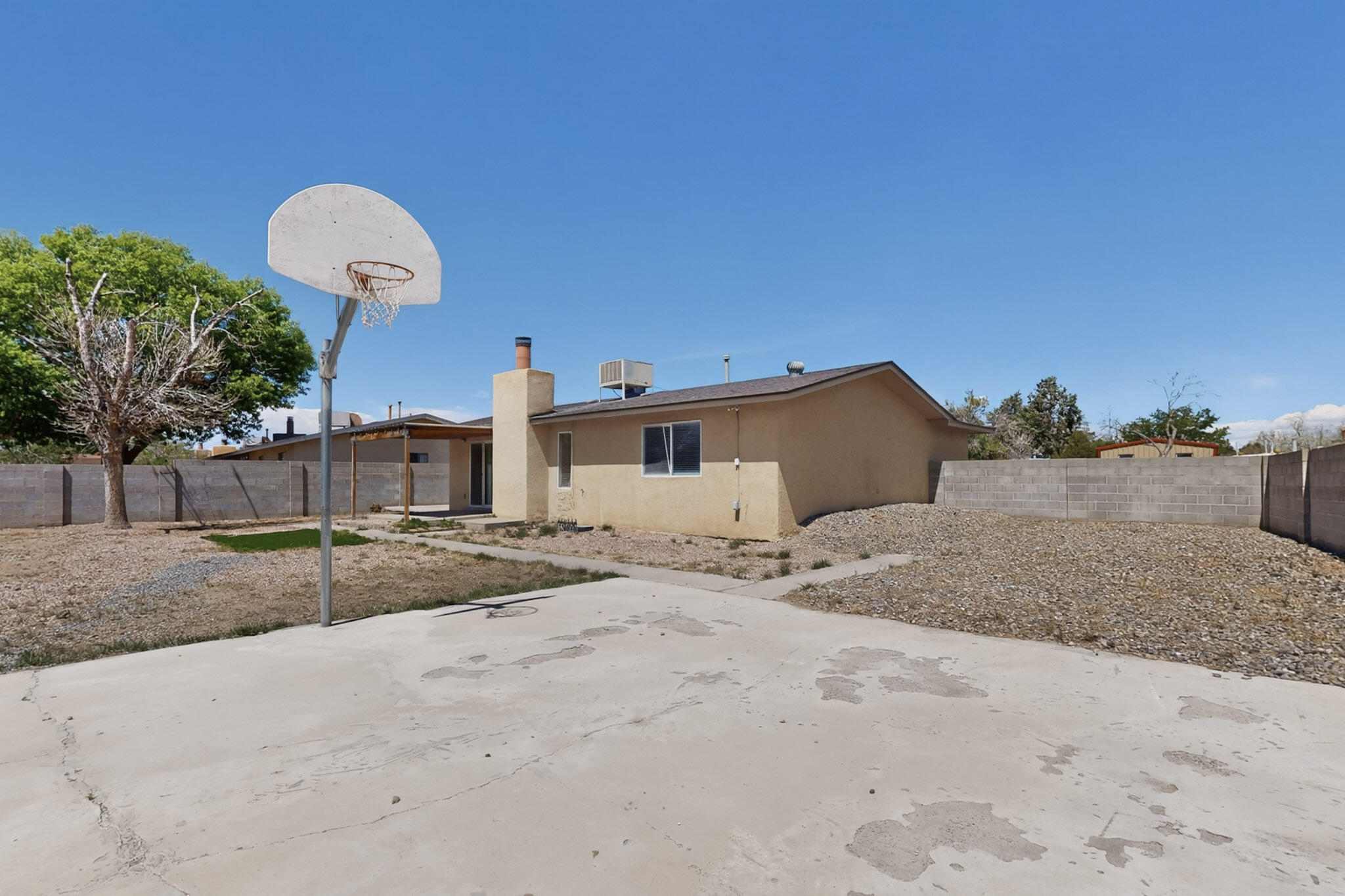 5208 Territorial Road NW