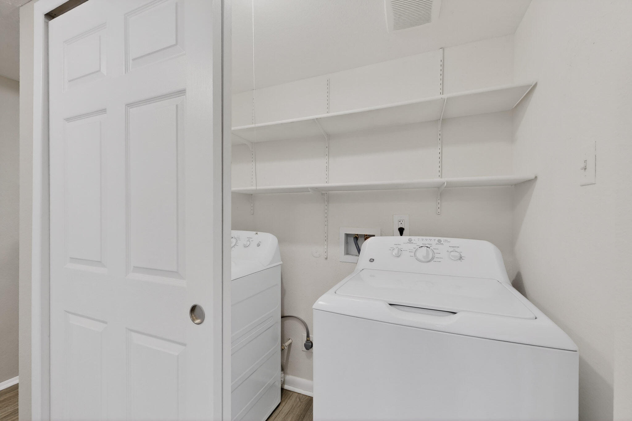 5208 Territorial Road NW