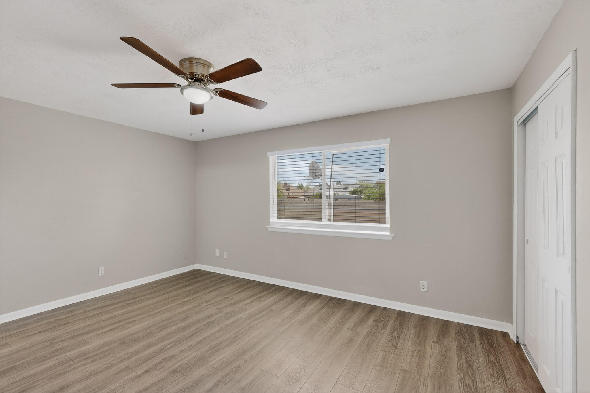 5208 Territorial Road NW