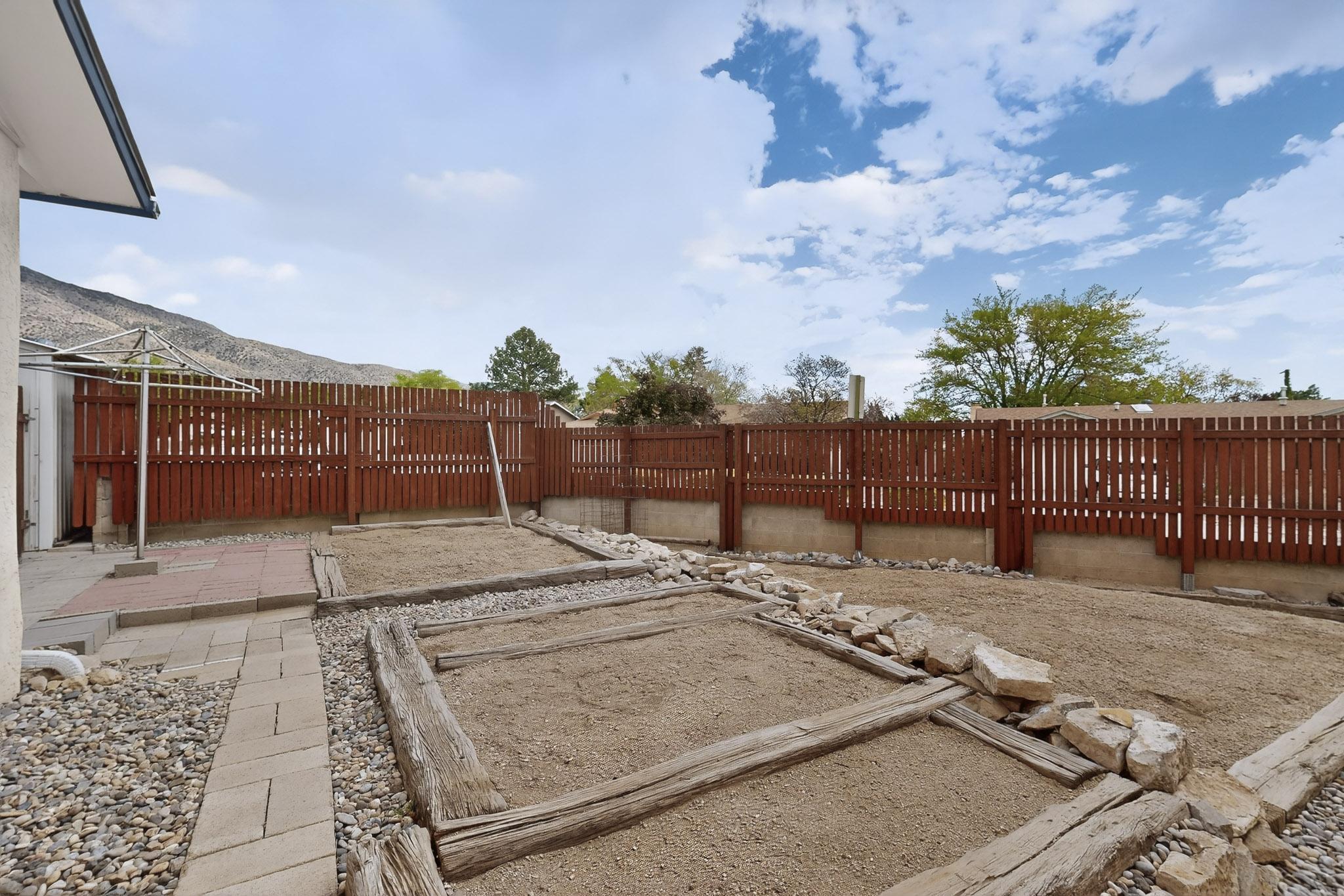 3400 Black Hills Road NE