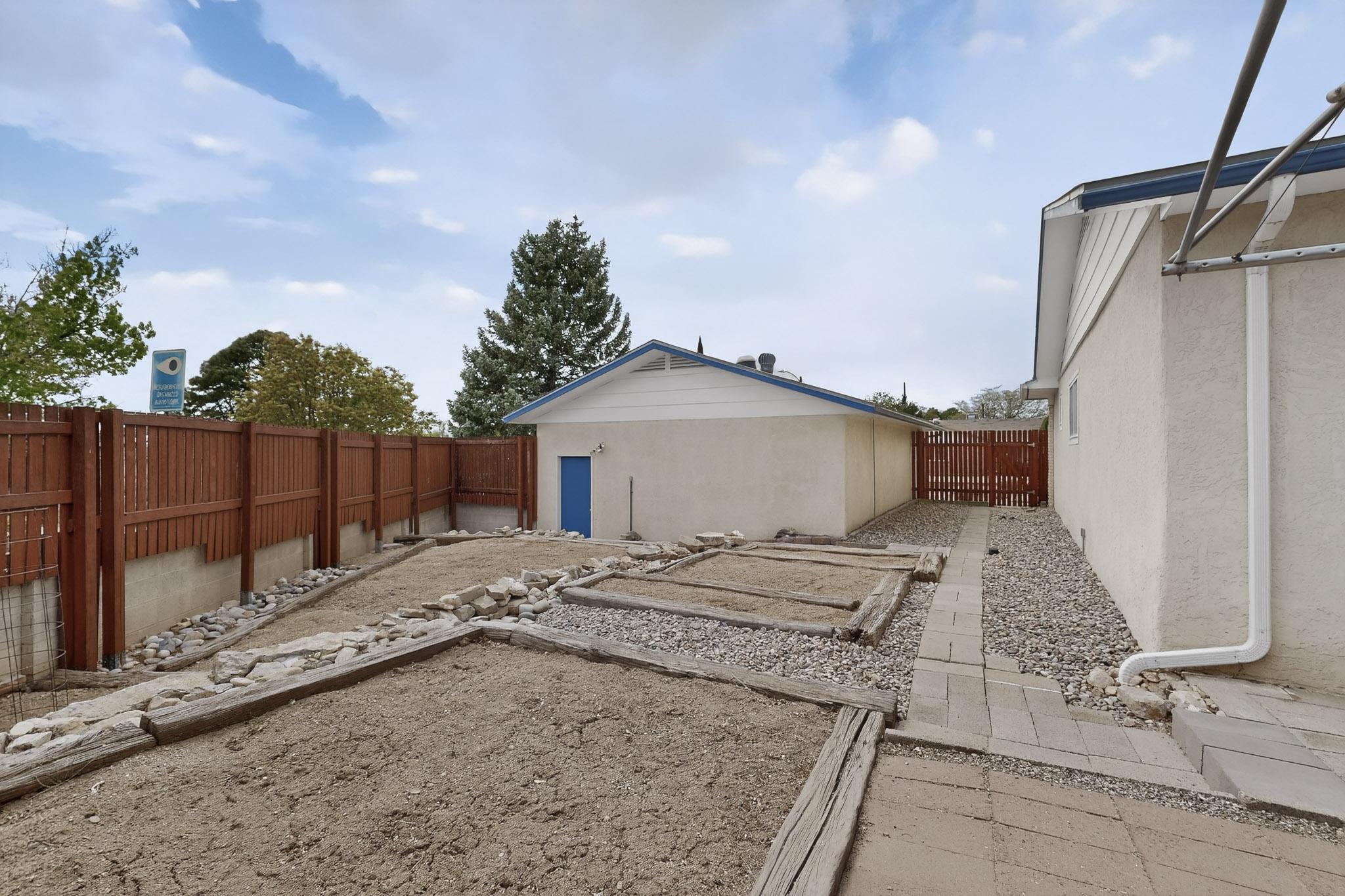 3400 Black Hills Road NE