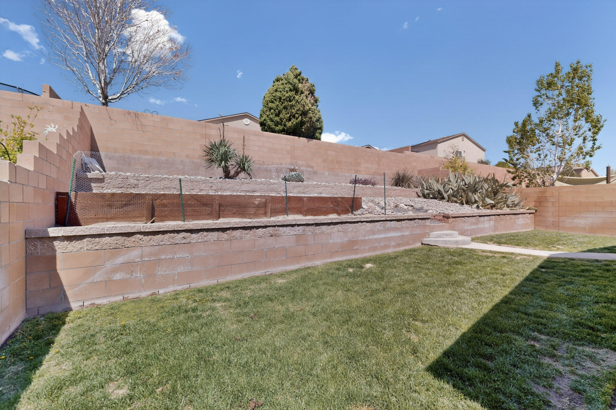 6227 Nueva Espana Road NW