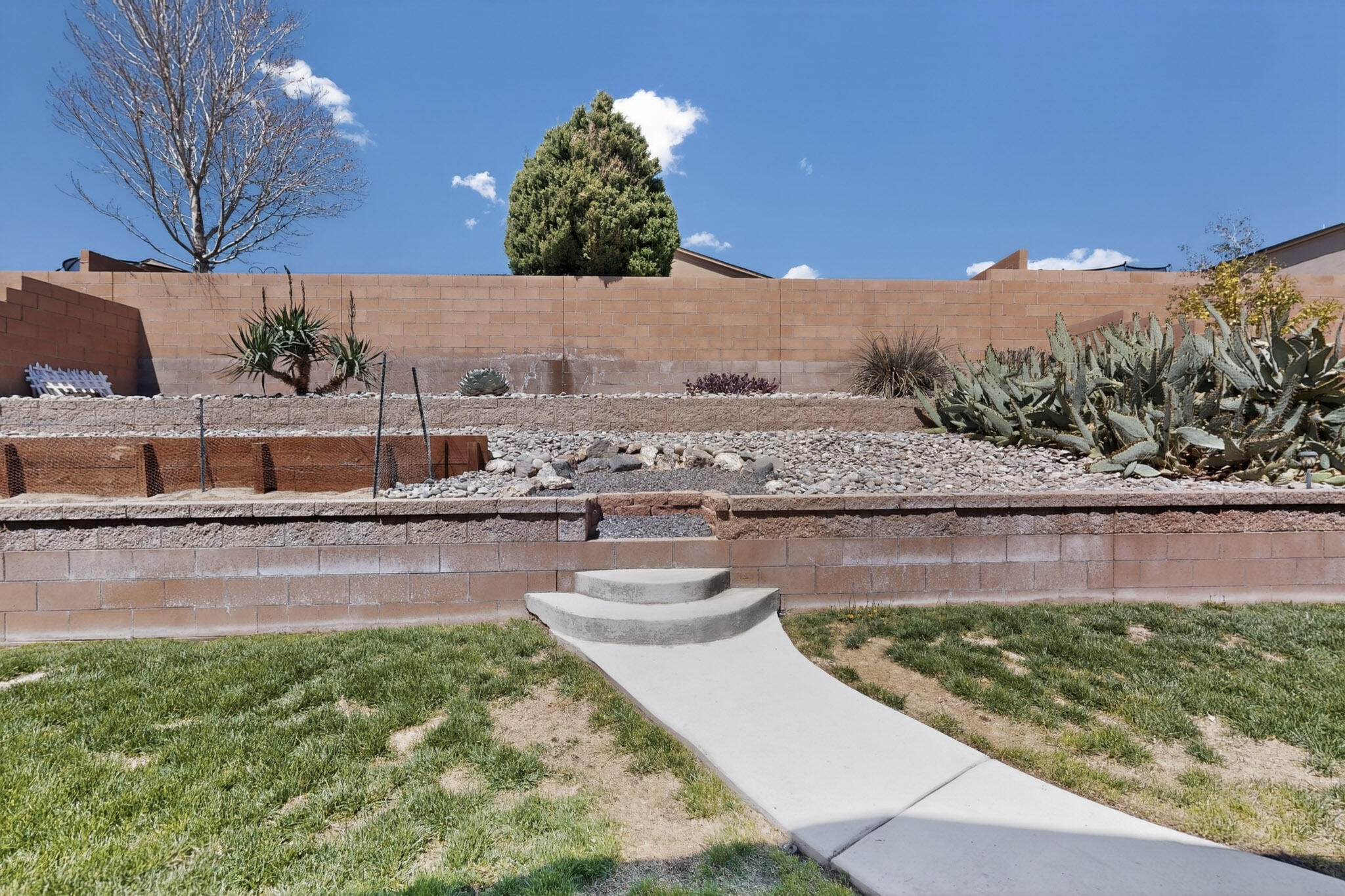 6227 Nueva Espana Road NW