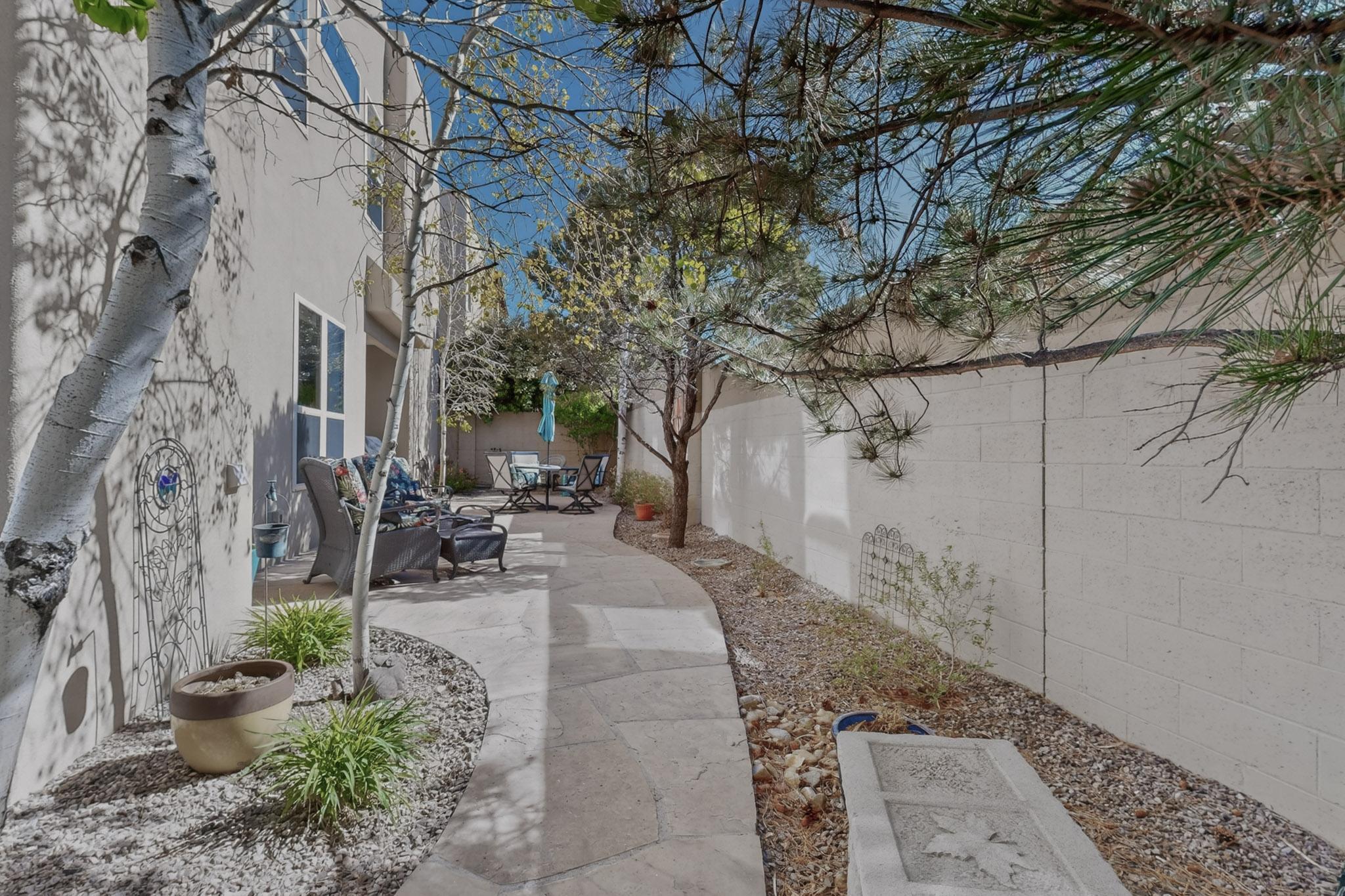 6312 Calla Lily Circle NE