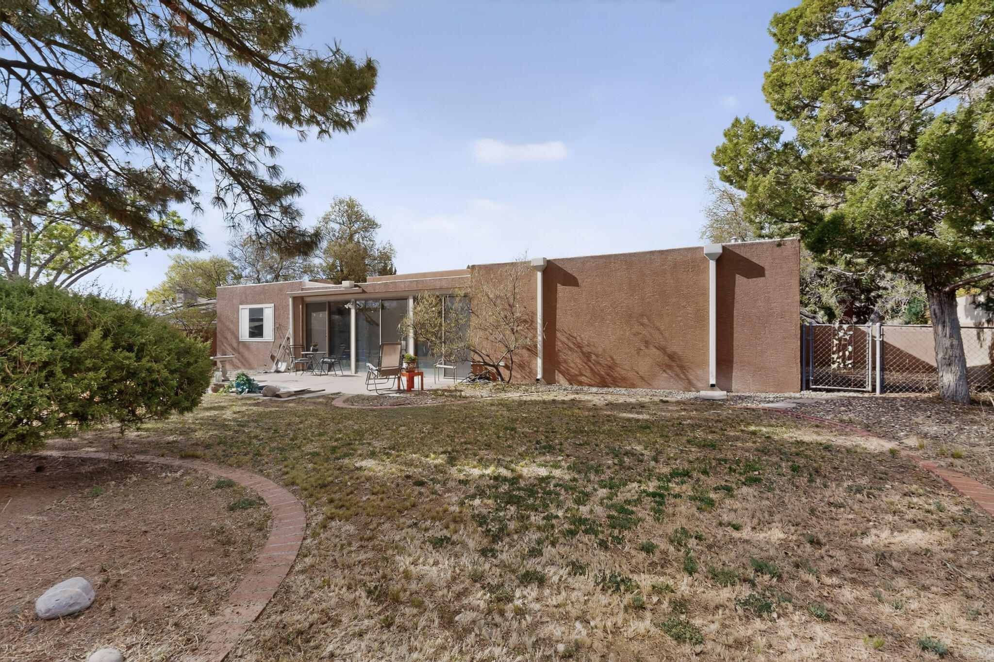 7012 Arroyo Del Oso Avenue NE