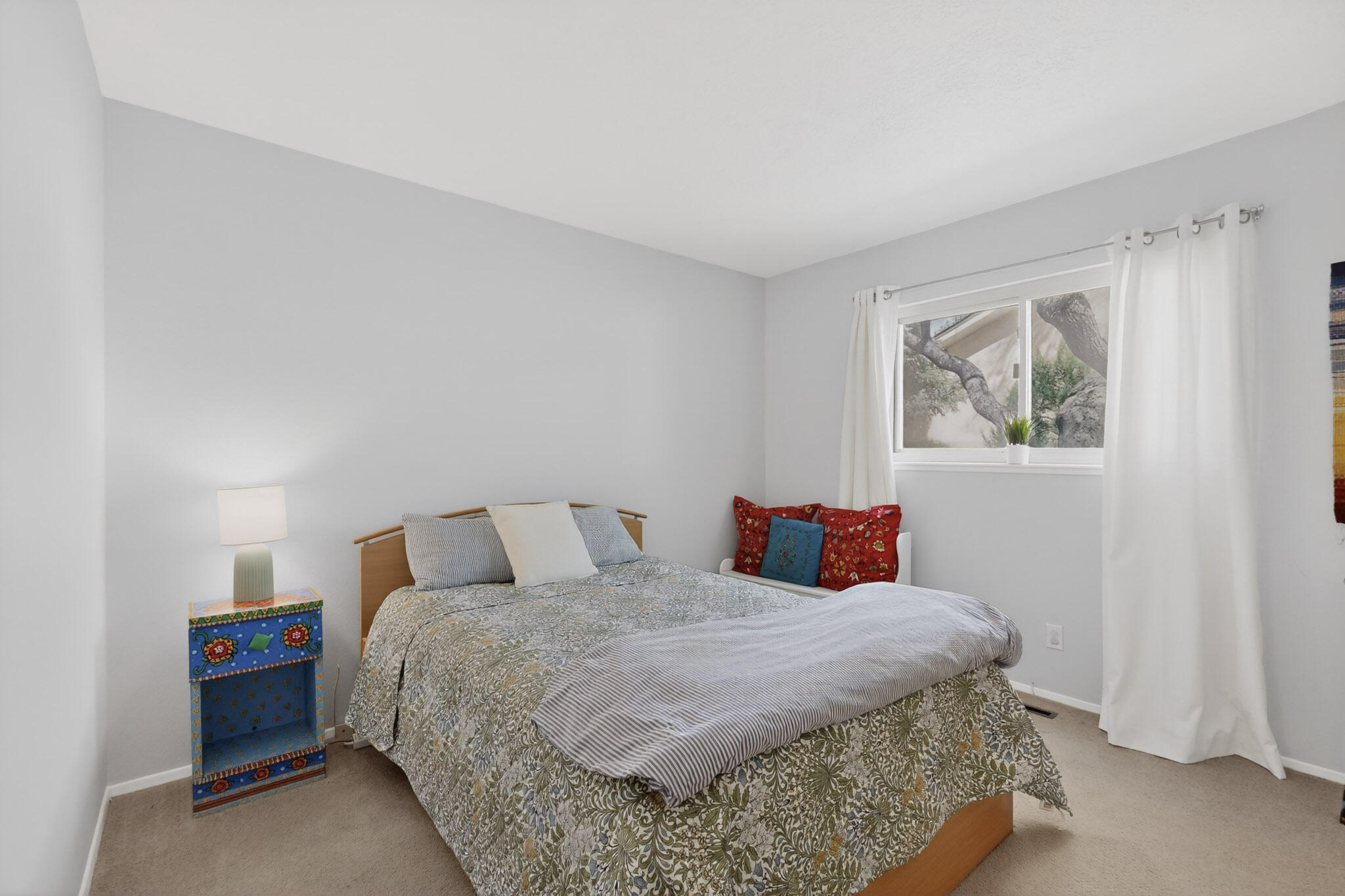 7012 Arroyo Del Oso Avenue NE
