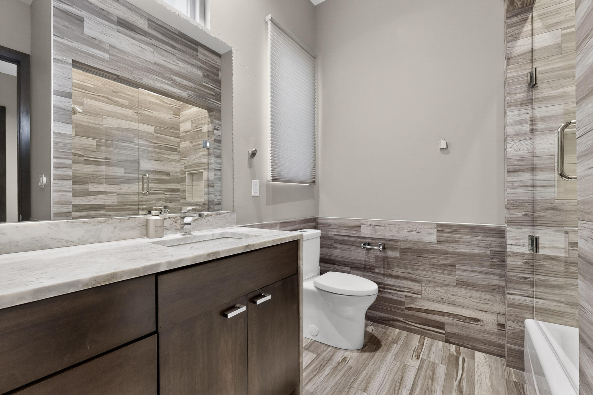 8815 Silver Oak Lane NE