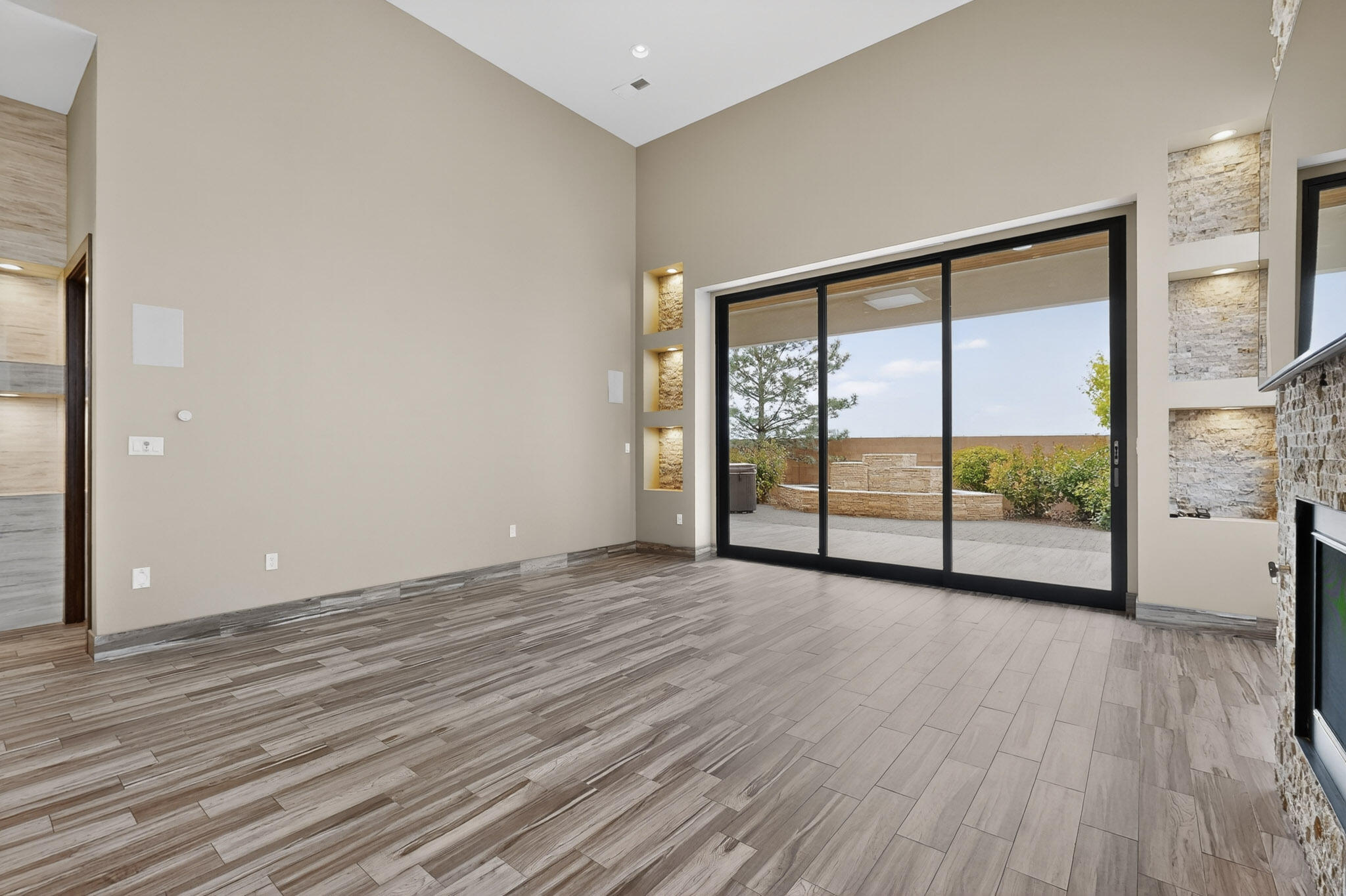 8815 Silver Oak Lane NE