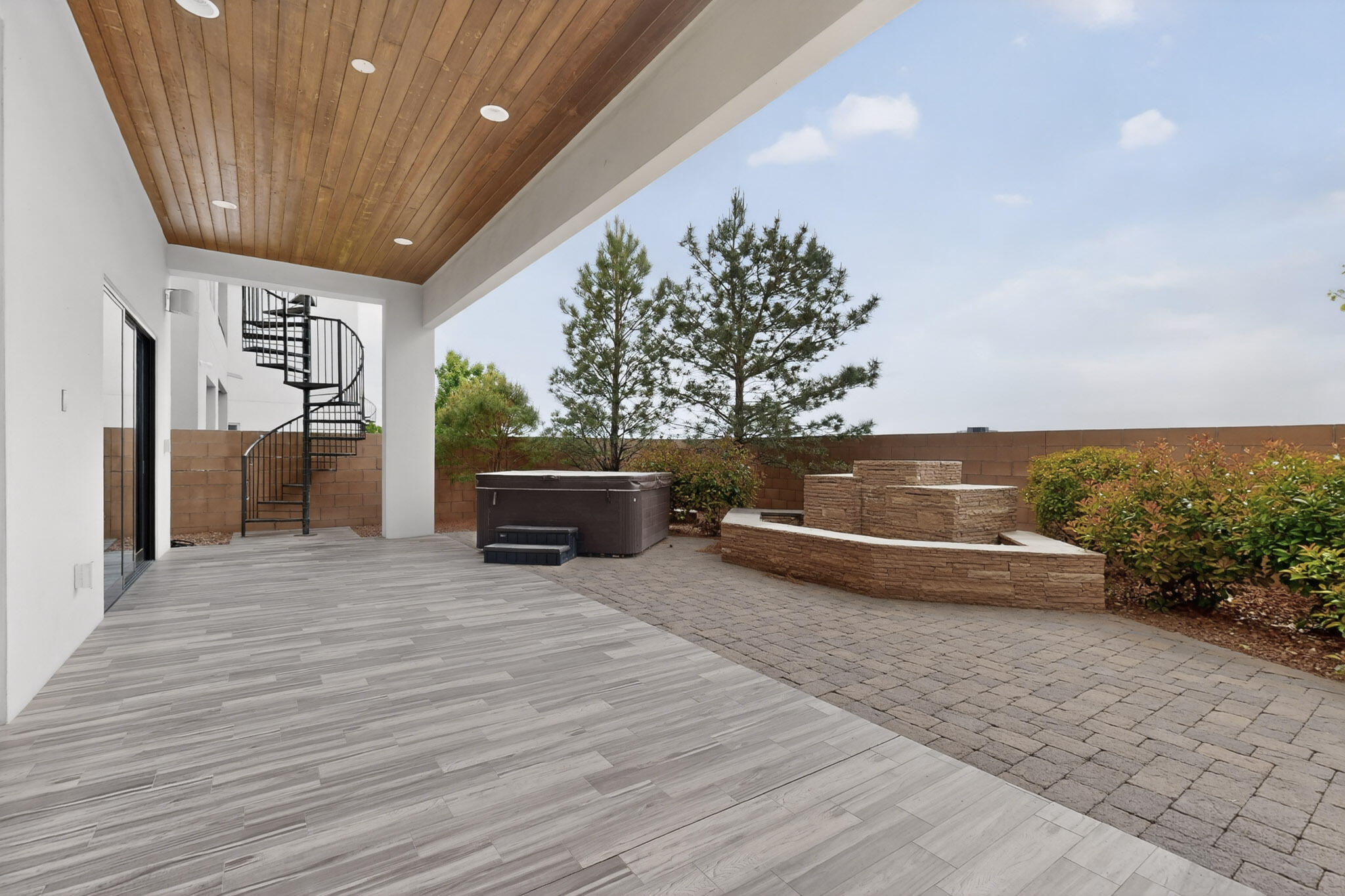 8815 Silver Oak Lane NE