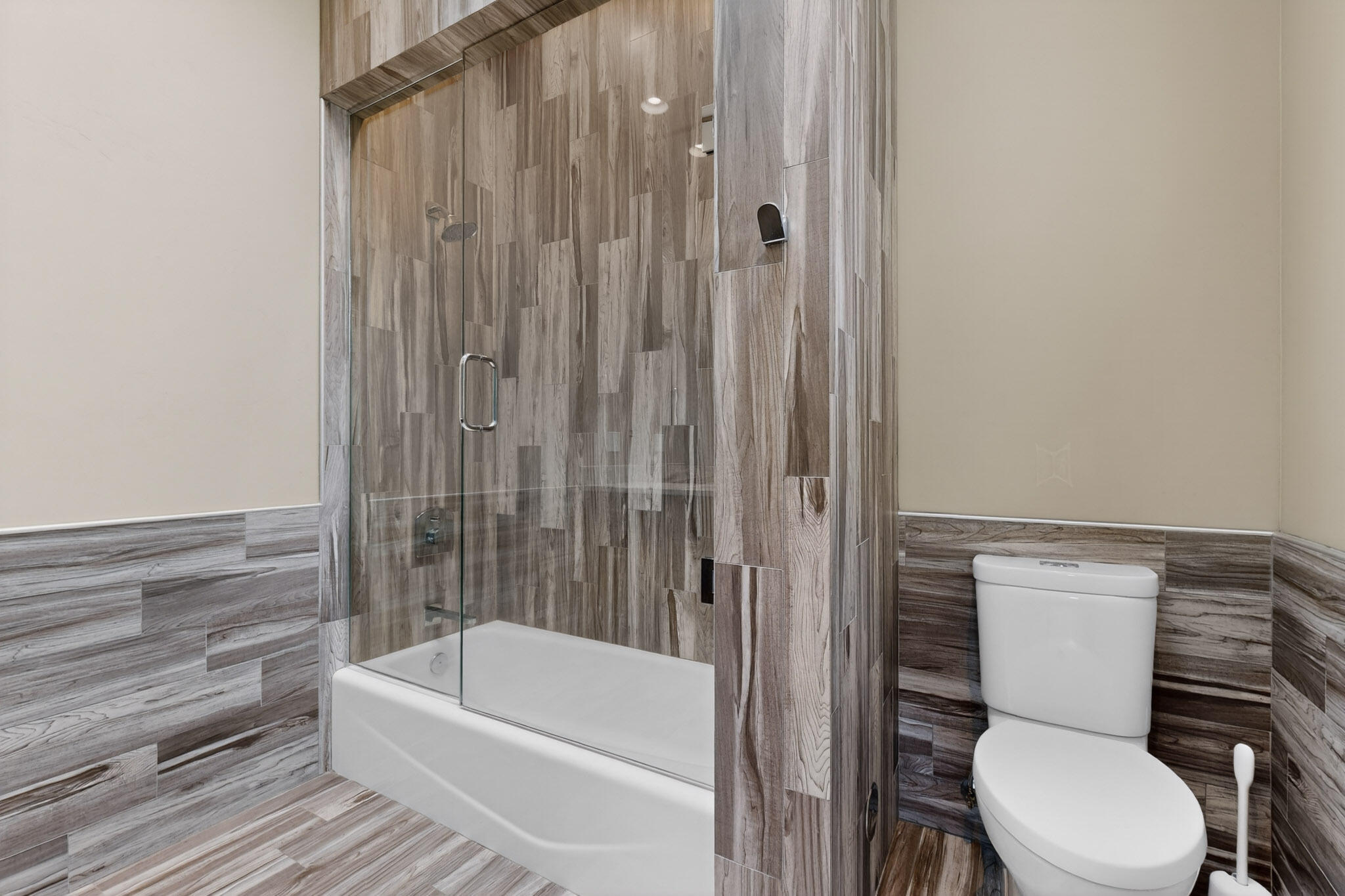 8815 Silver Oak Lane NE