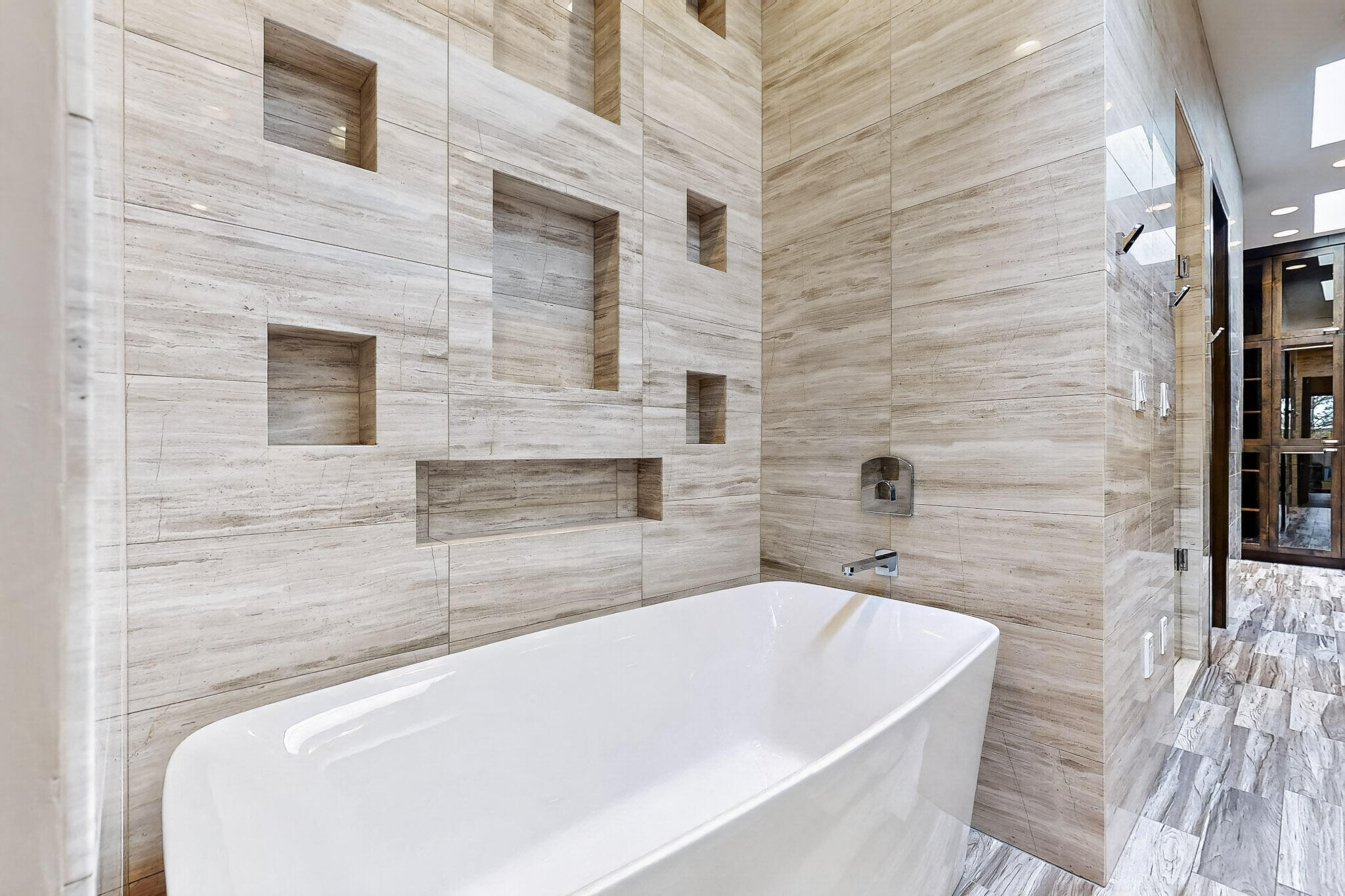 8815 Silver Oak Lane NE