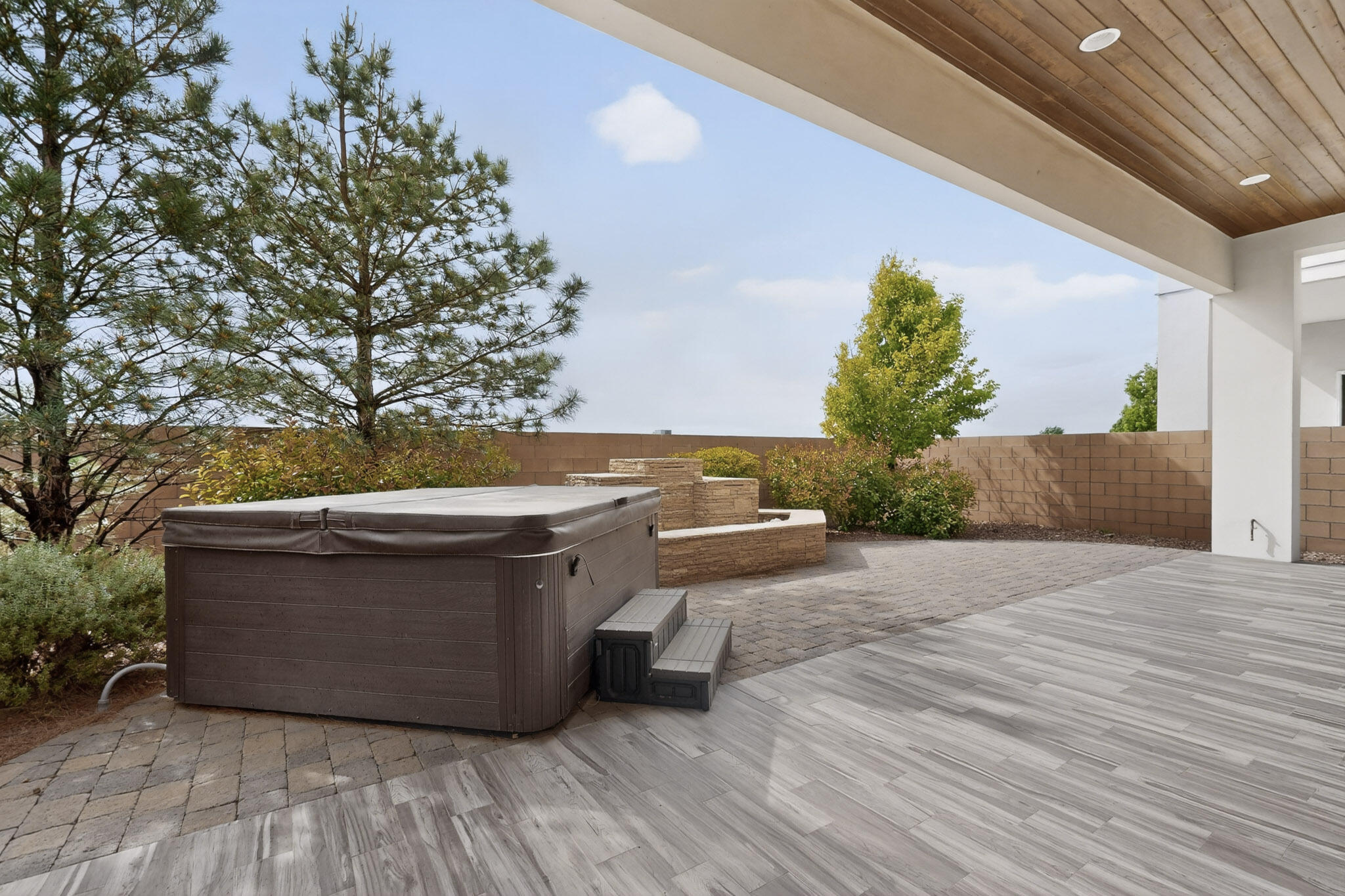 8815 Silver Oak Lane NE