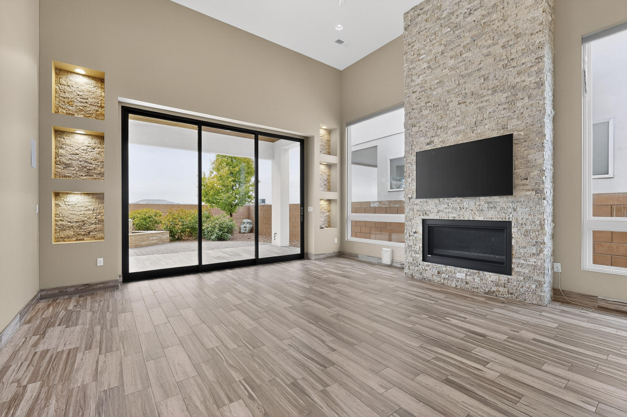 8815 Silver Oak Lane NE