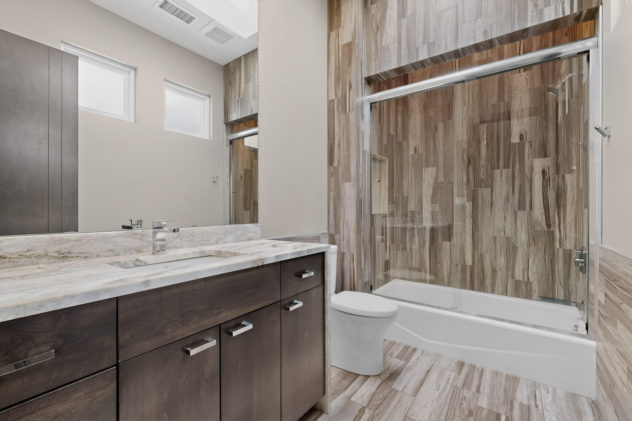 8815 Silver Oak Lane NE