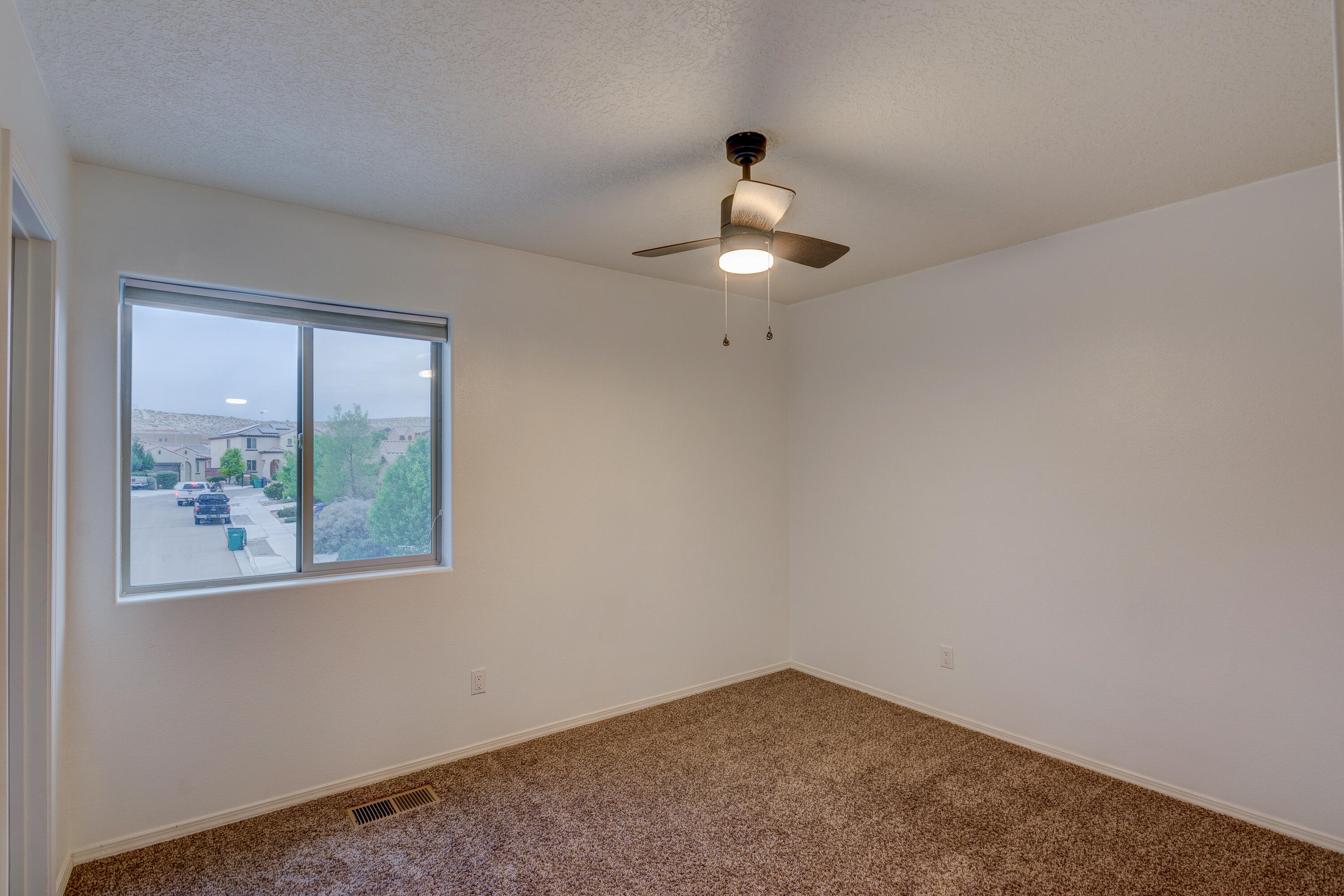 3253 Llano Vista Loop NE