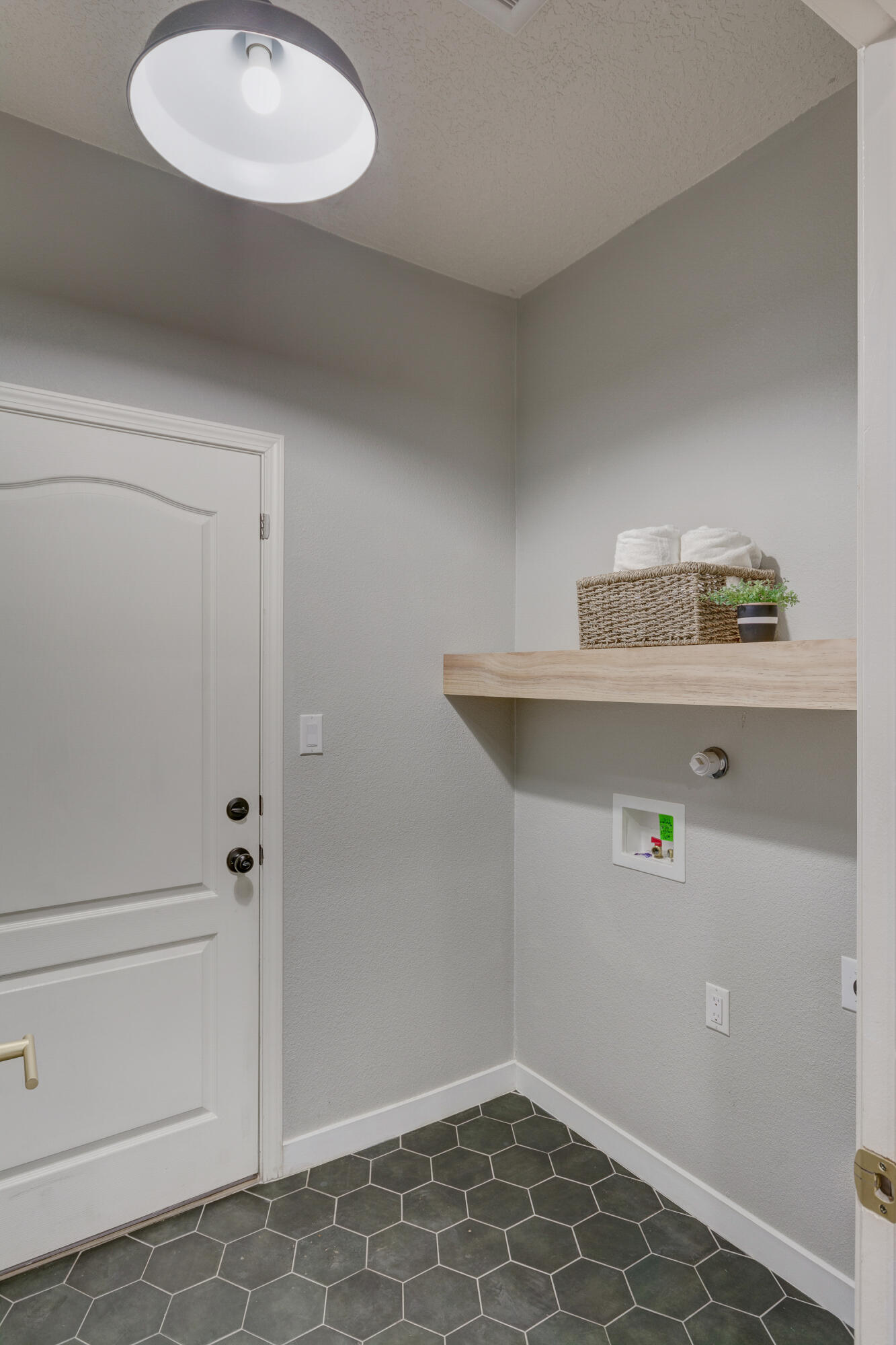 3253 Llano Vista Loop NE