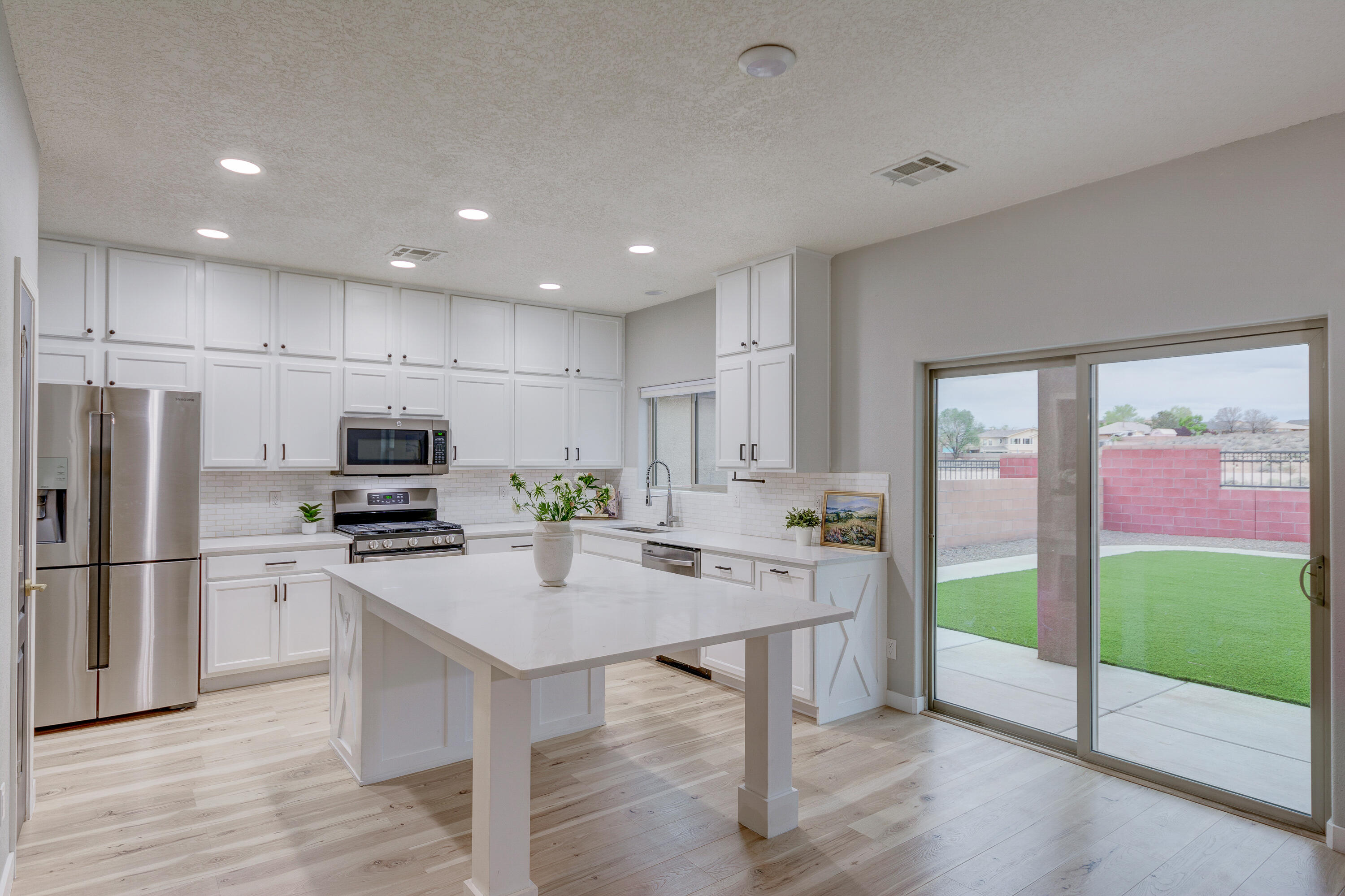 3253 Llano Vista Loop NE