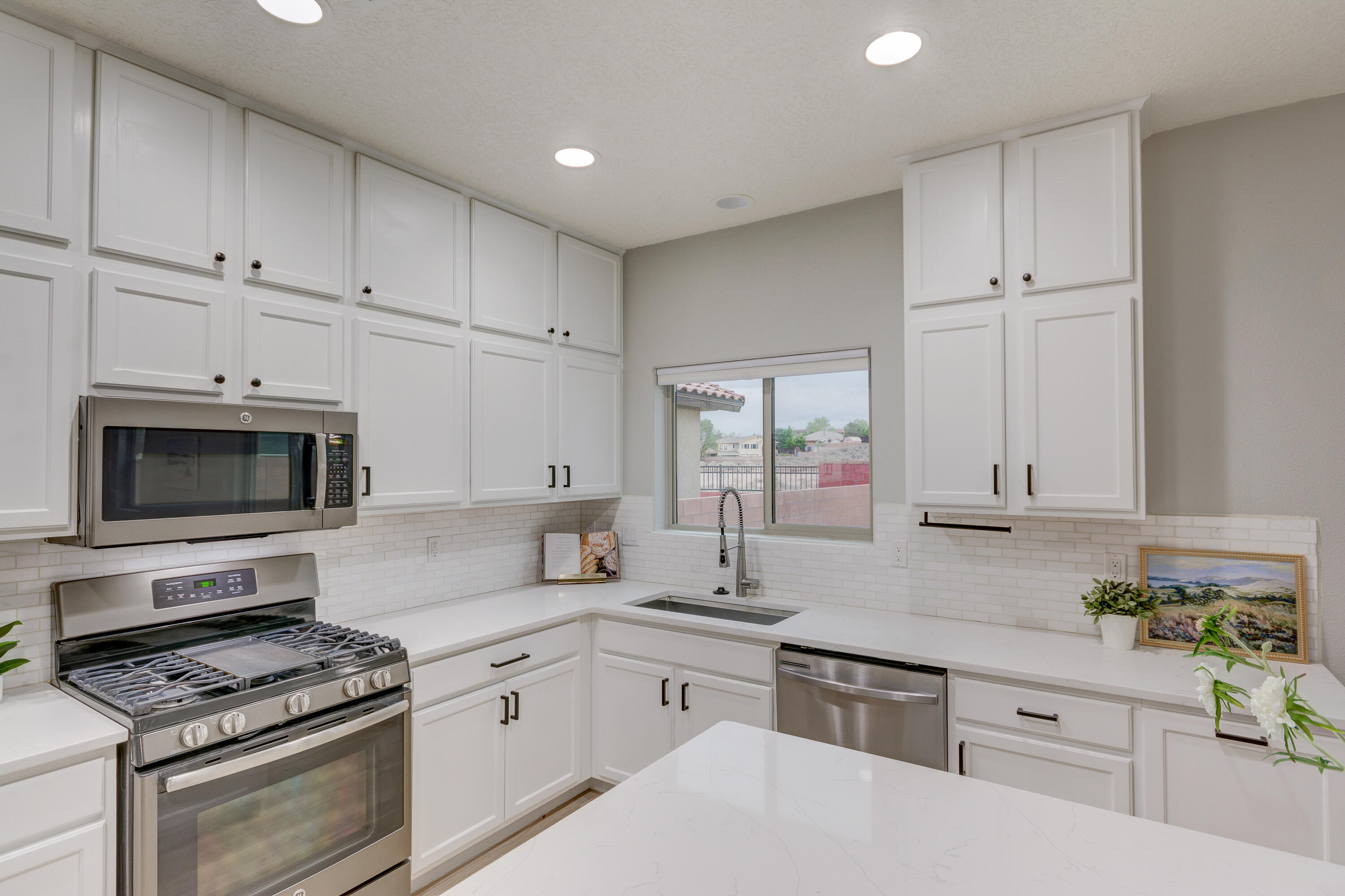 3253 Llano Vista Loop NE