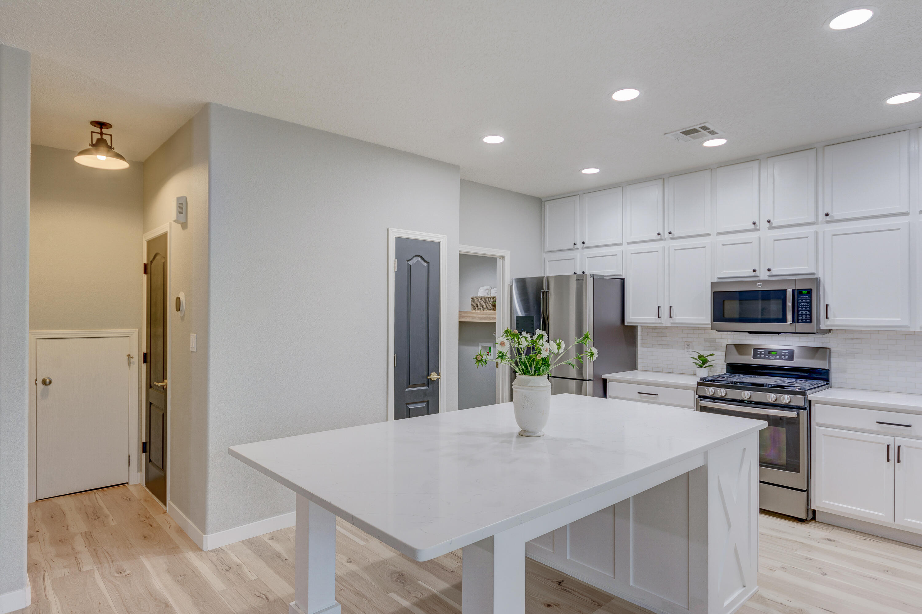 3253 Llano Vista Loop NE