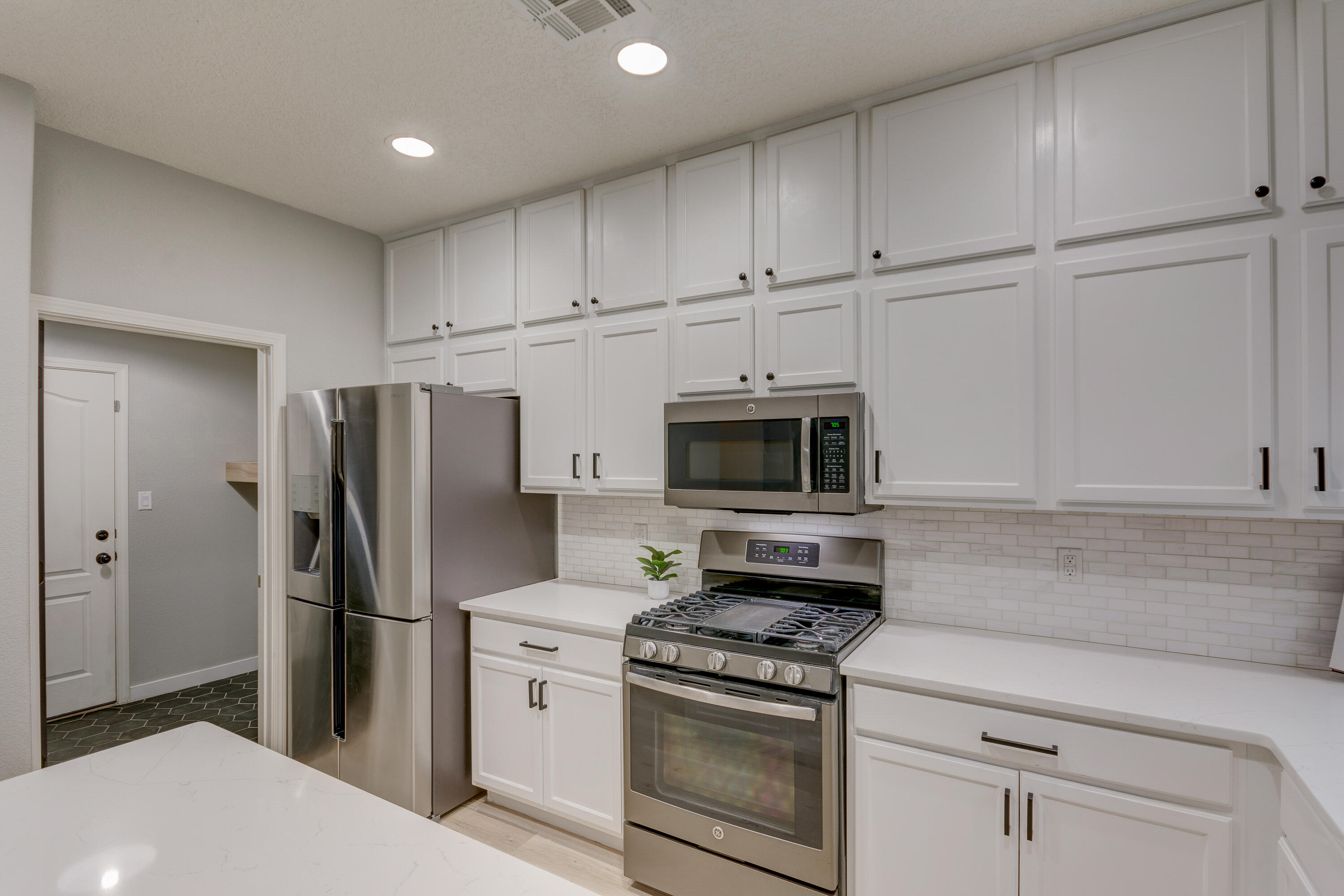 3253 Llano Vista Loop NE