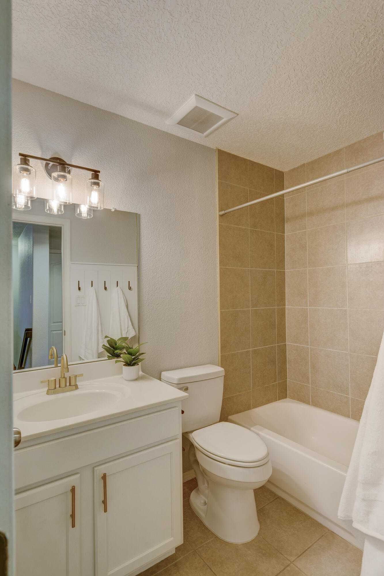3253 Llano Vista Loop NE