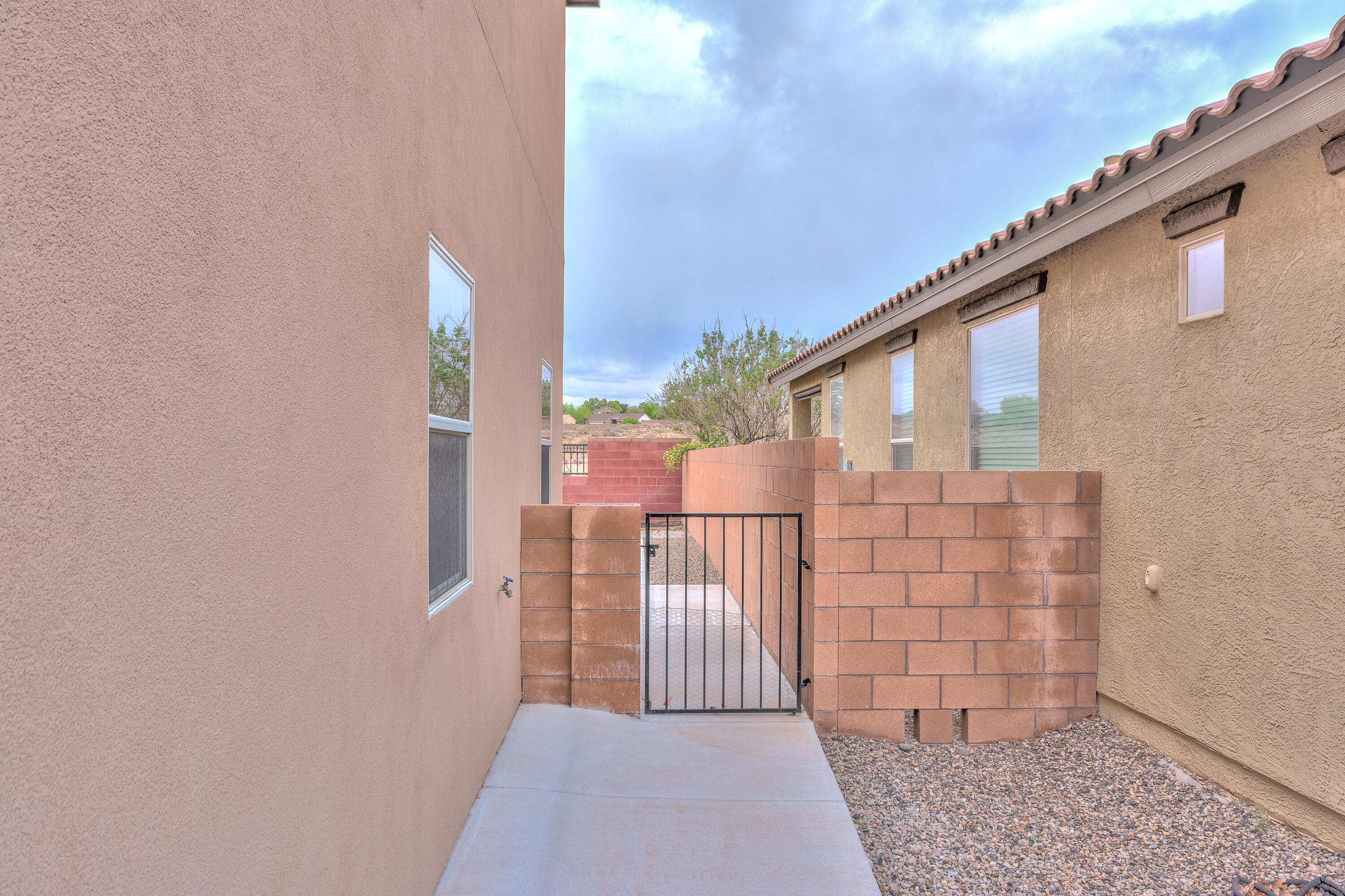 3253 Llano Vista Loop NE