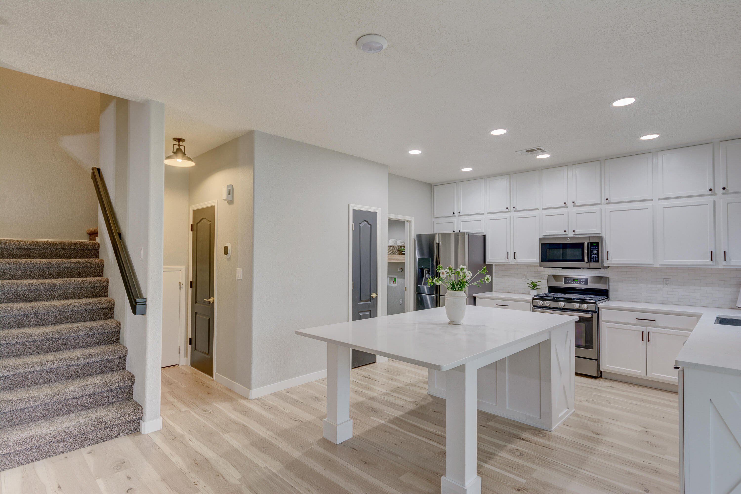 3253 Llano Vista Loop NE