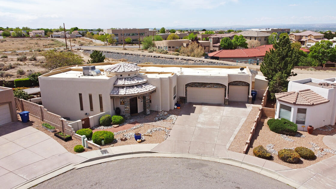 8831 Black Oak Court NE