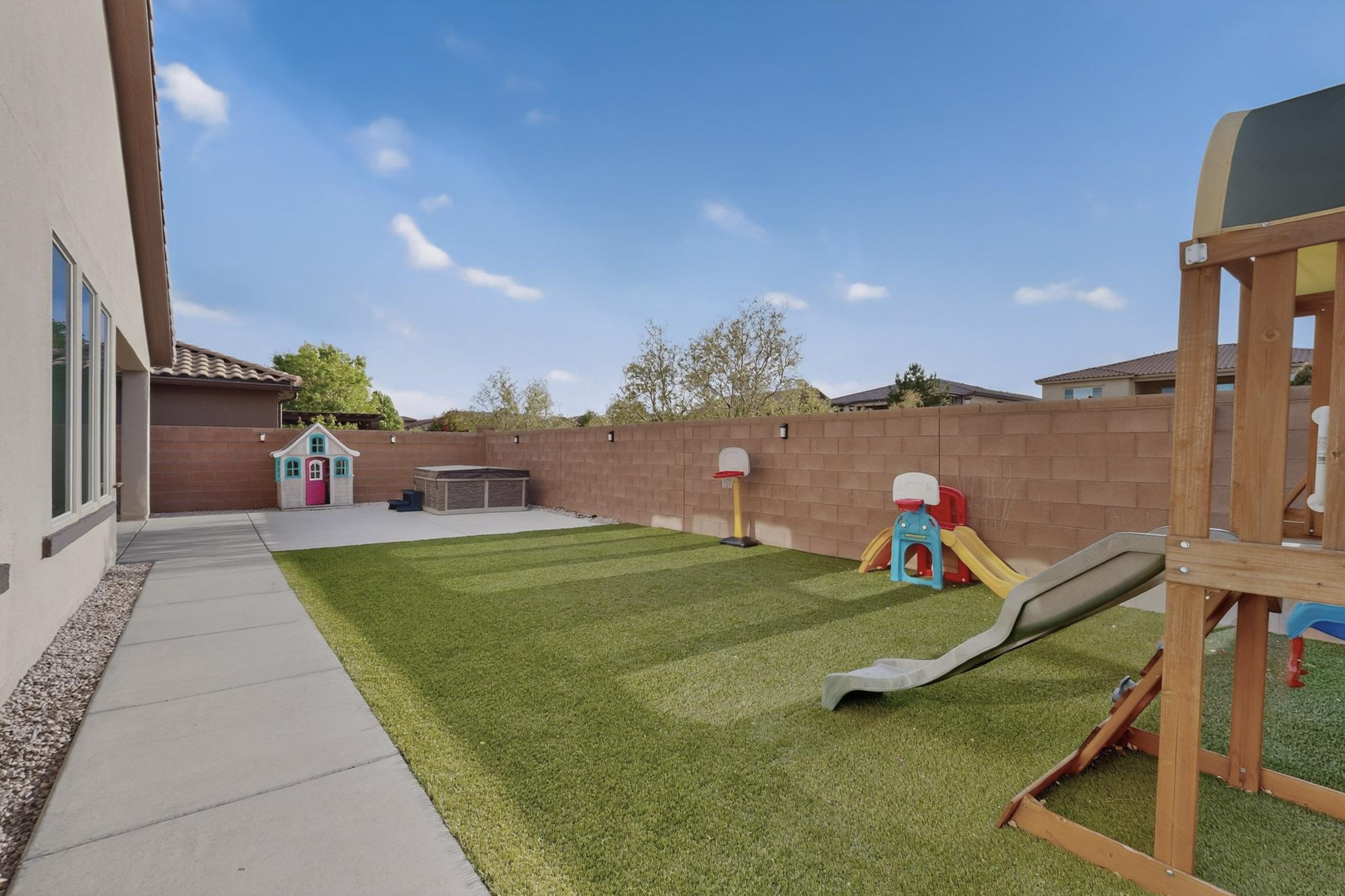 6815 Ojito Mesa Street NW