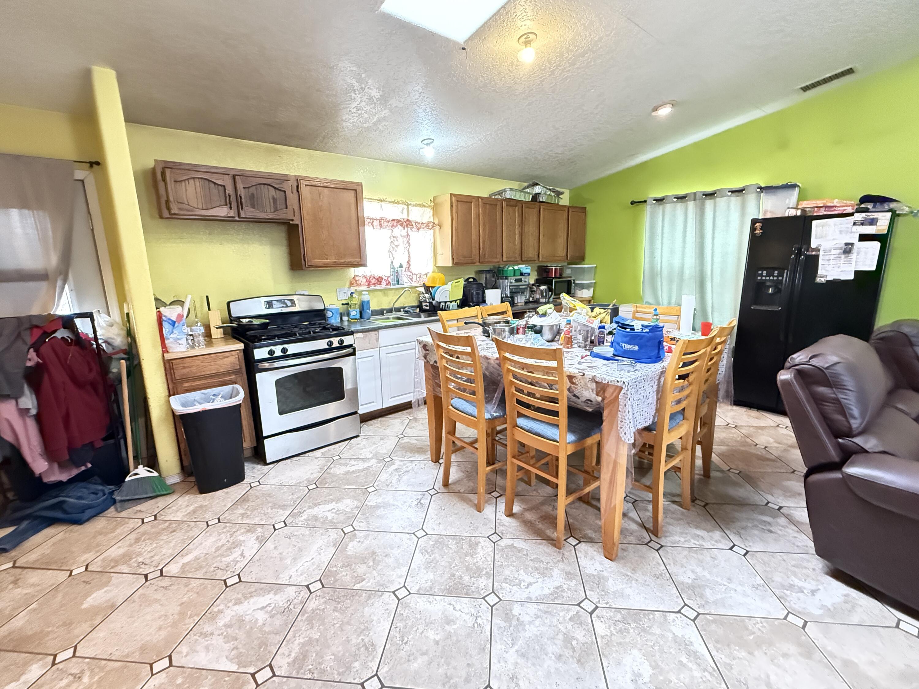 46 Mel'S Road
