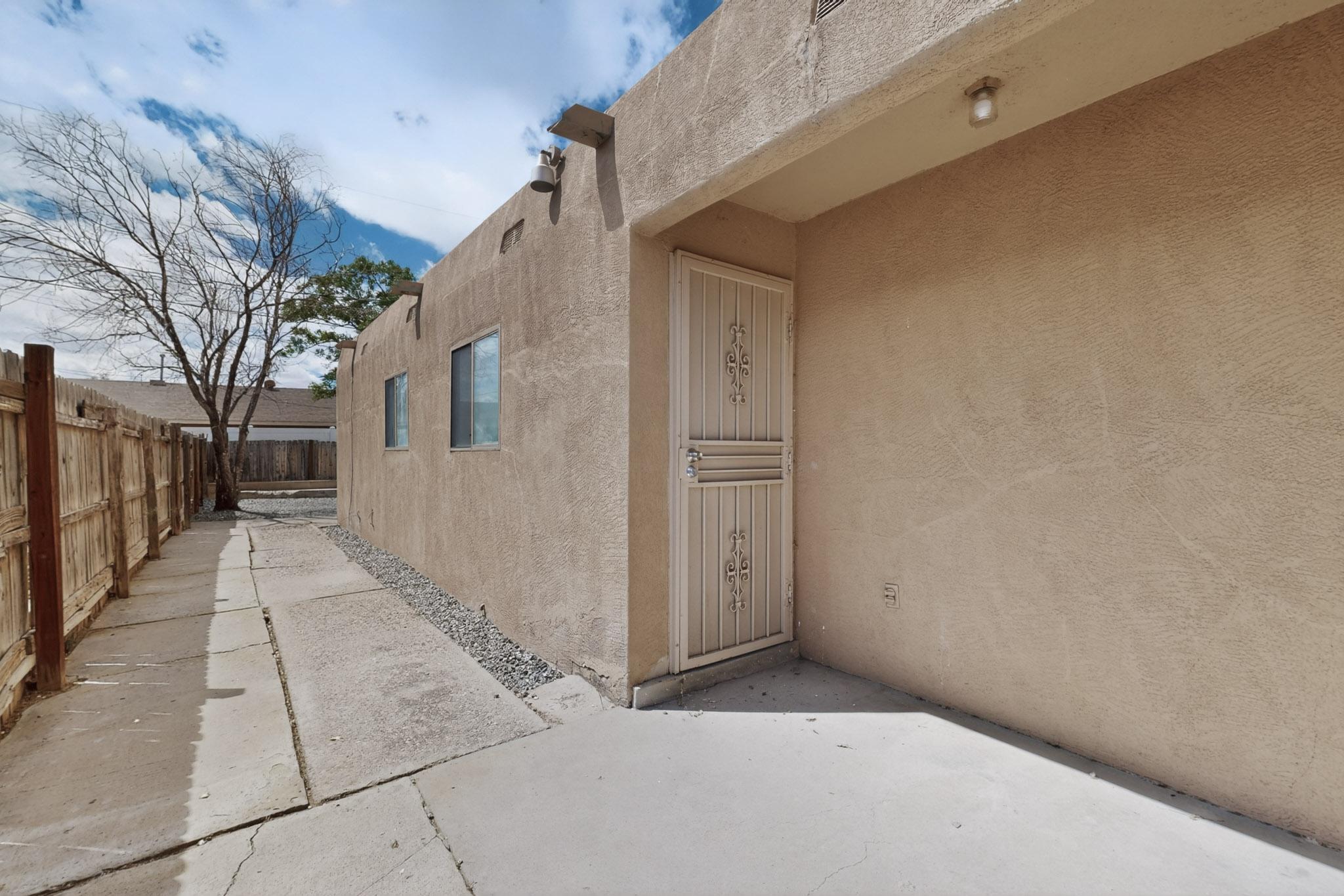 222 Shannon Place NW