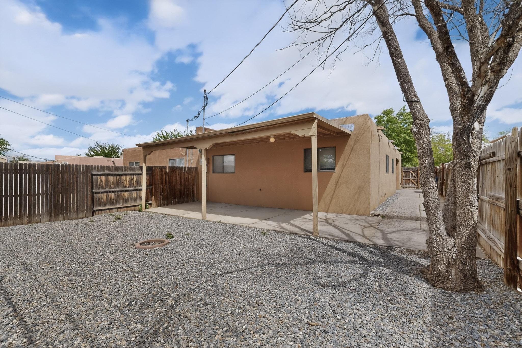 222 Shannon Place NW