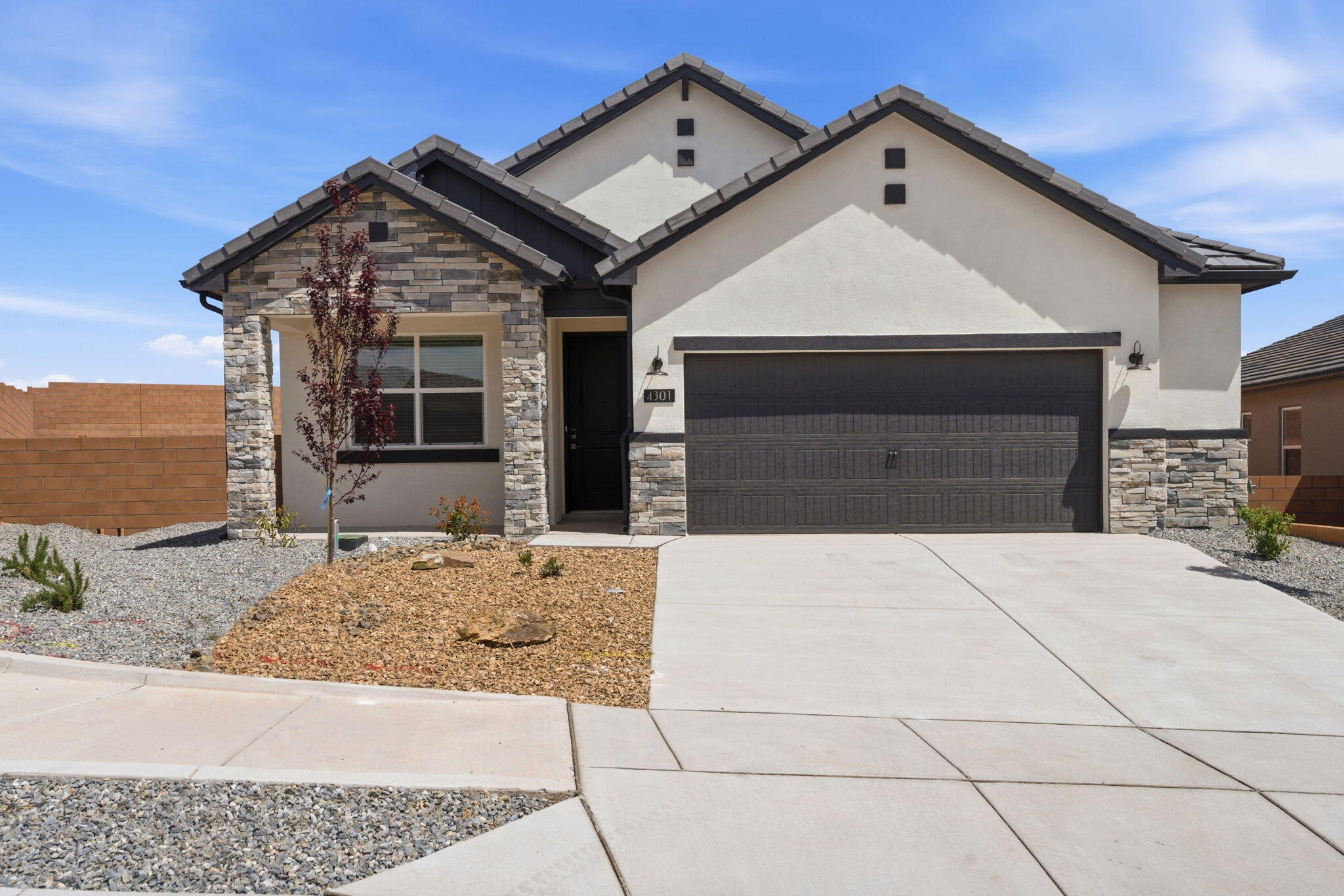 4301 Mountain Trail Loop NE