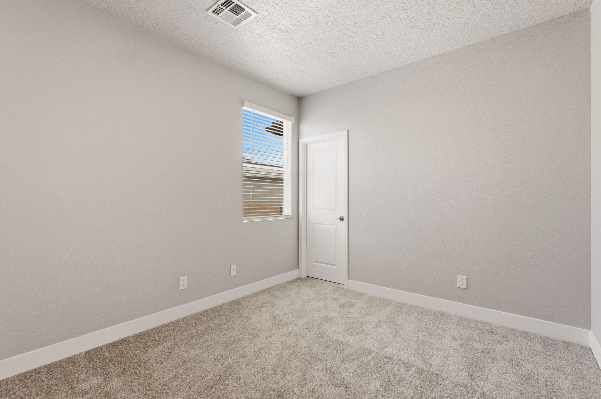 4301 Mountain Trail Loop NE