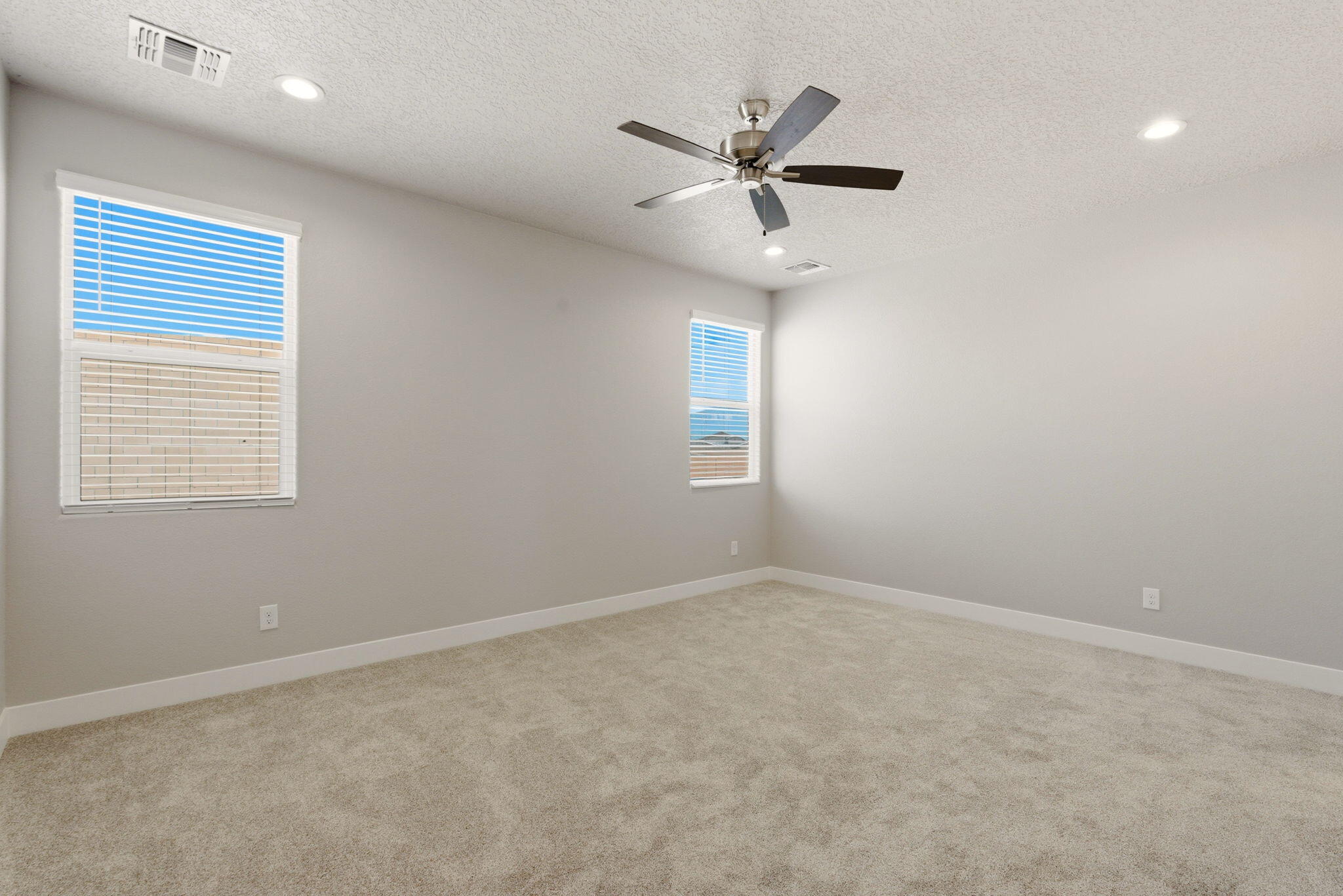 4301 Mountain Trail Loop NE