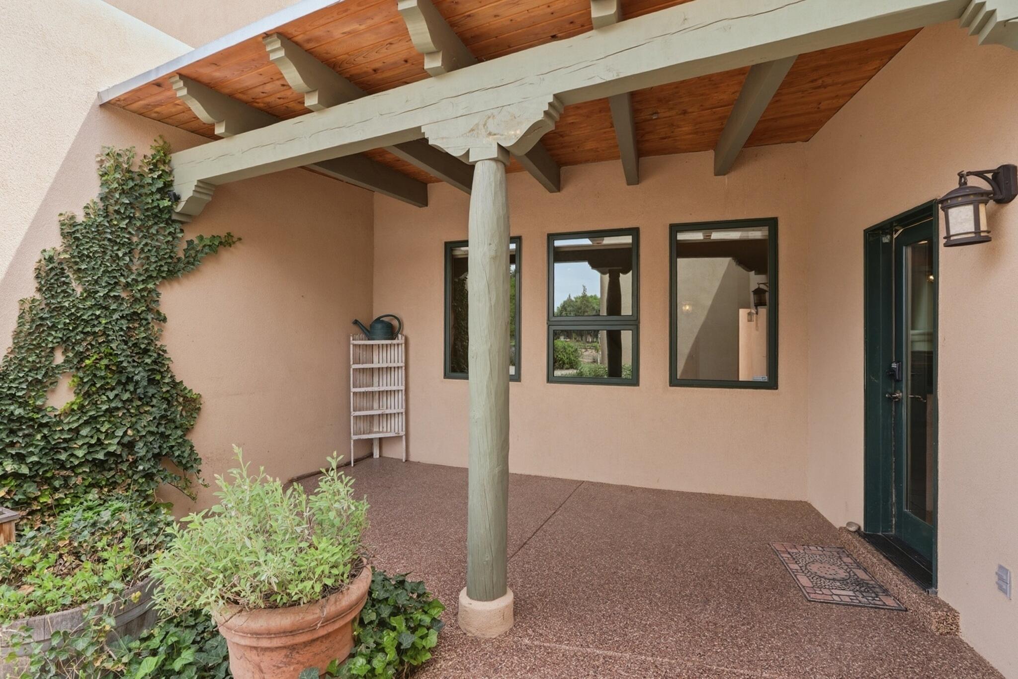 505 Camino De Lucia