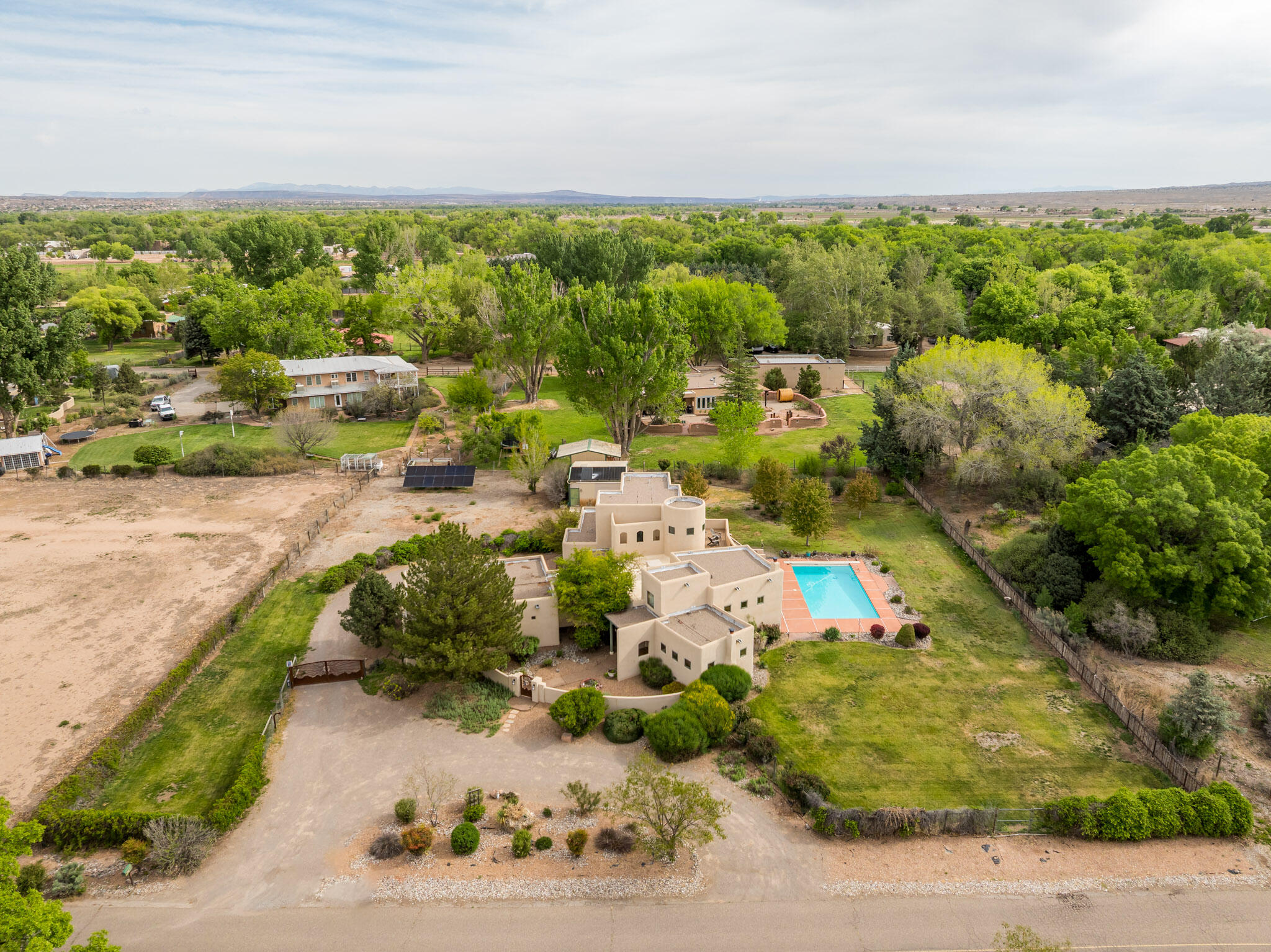 505 Camino De Lucia