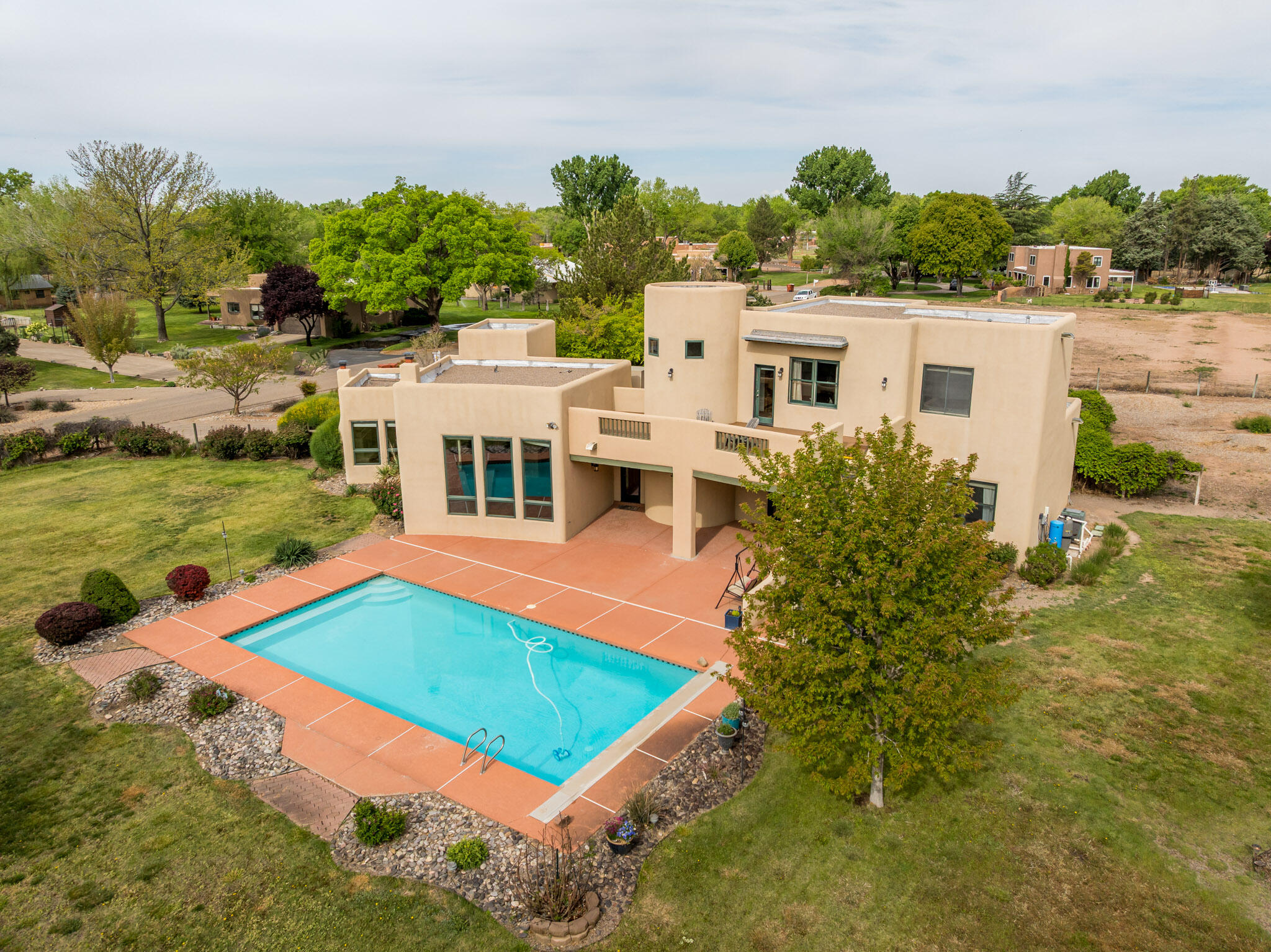 505 Camino De Lucia
