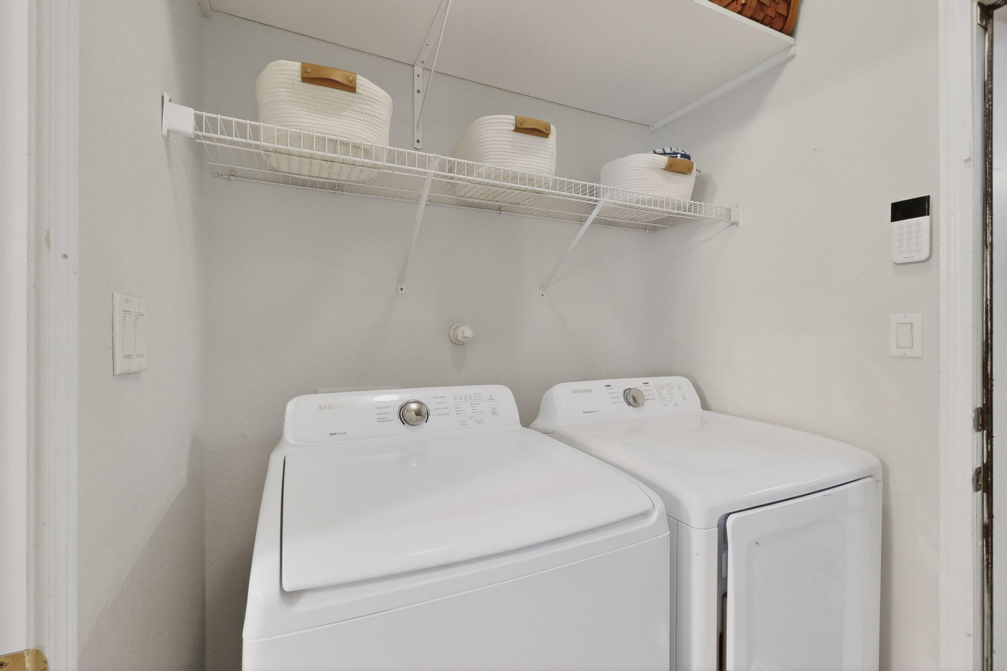 8505 Llano Vista Avenue SW