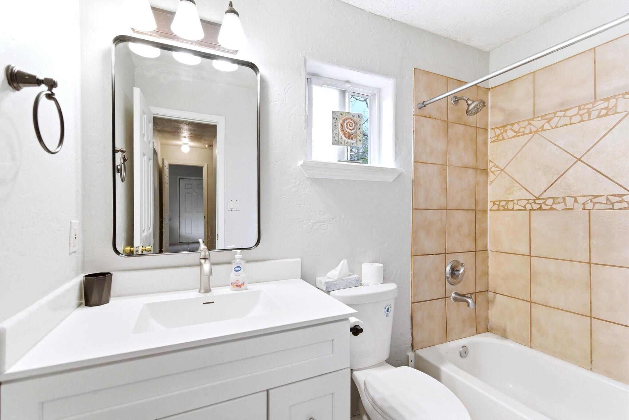 615 Keleher Avenue NW