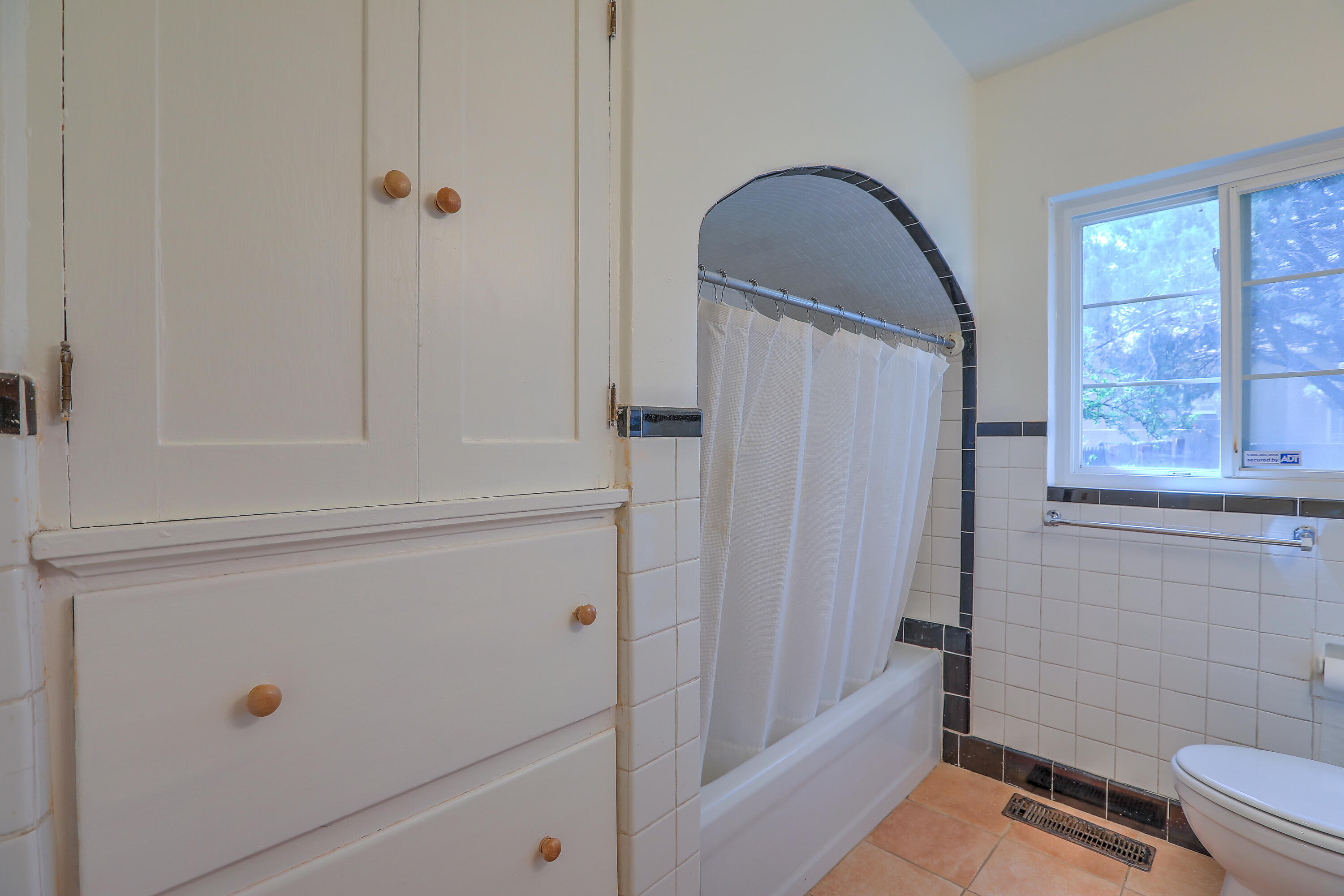 319 Richmond Drive SE