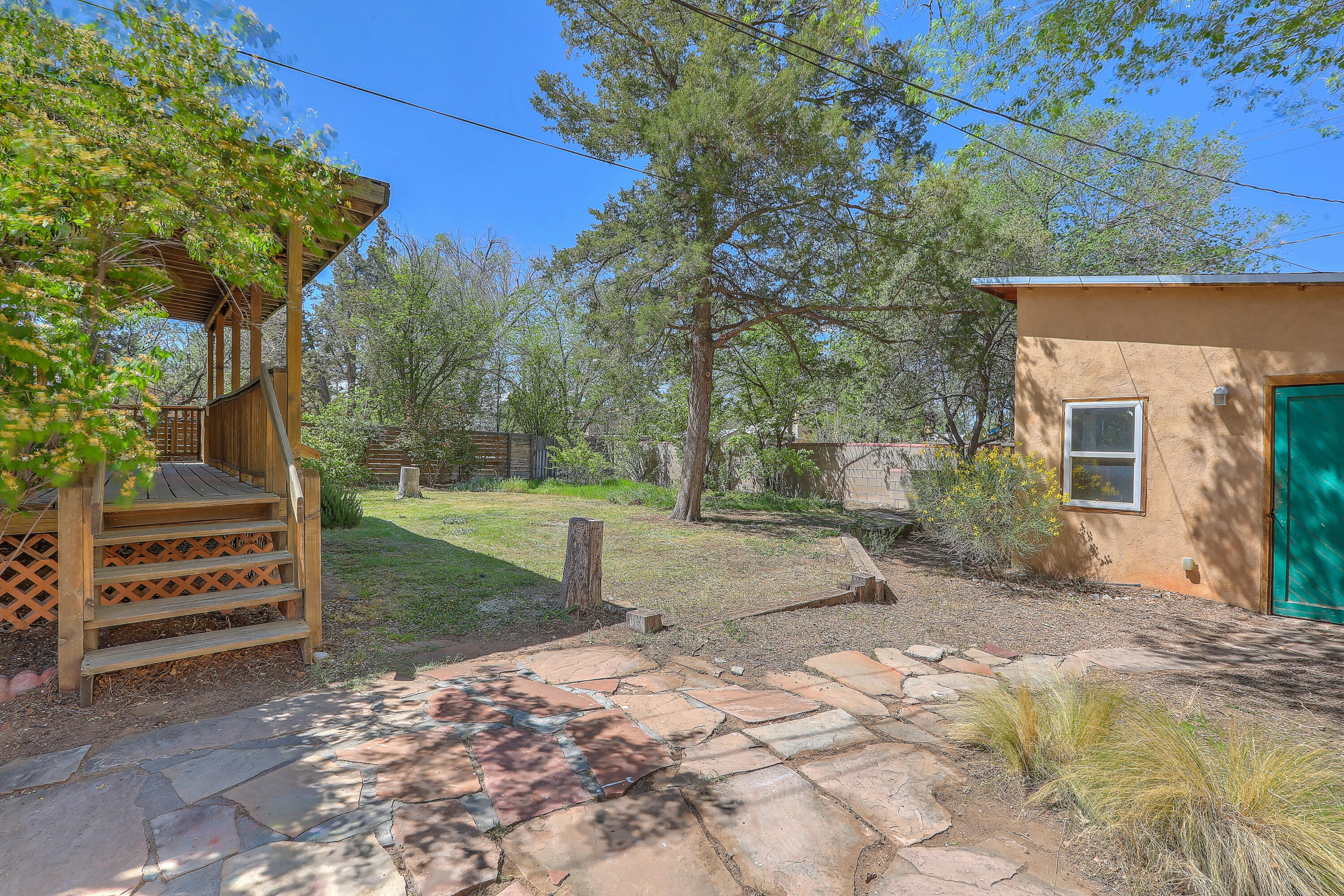 319 Richmond Drive SE