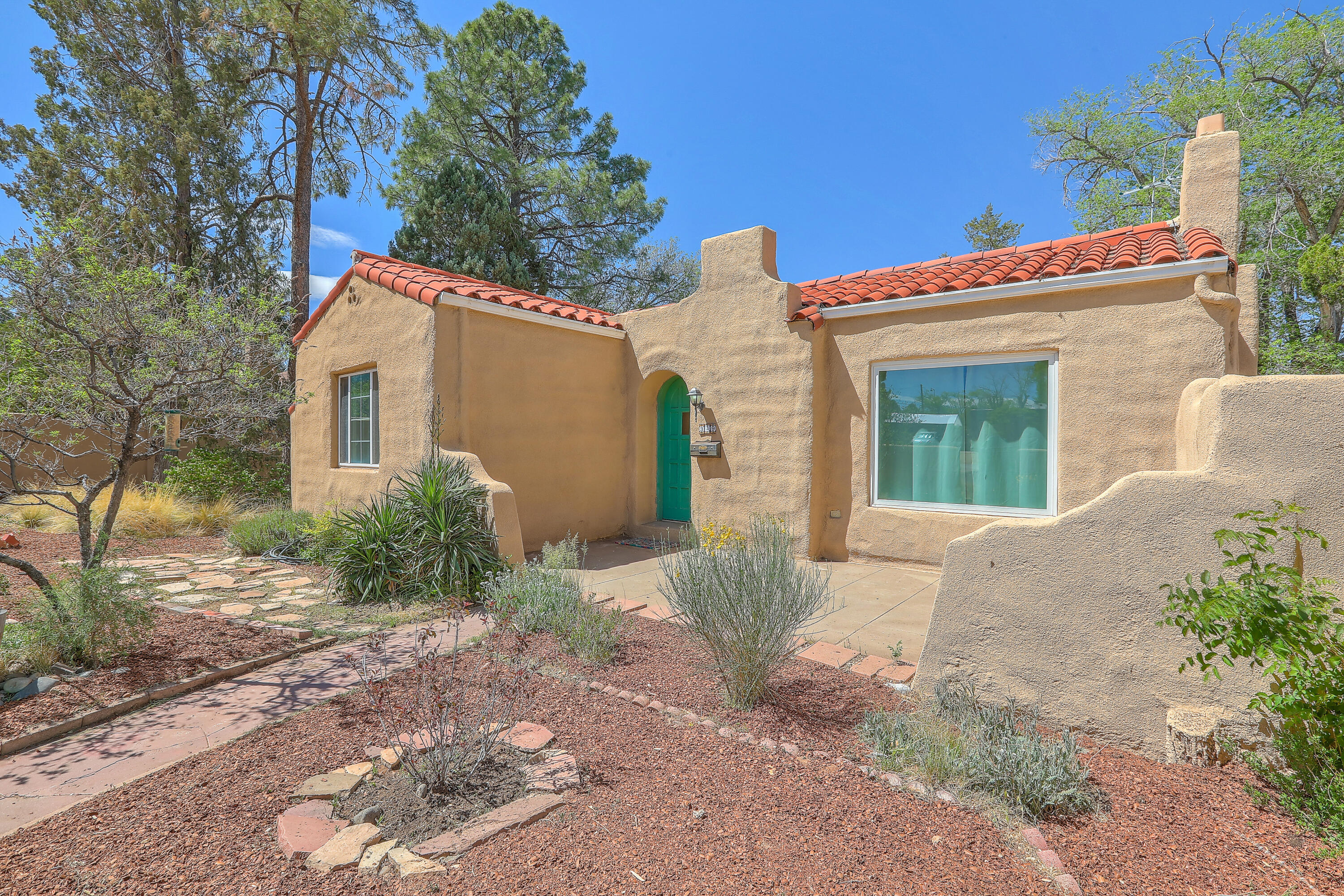 319 Richmond Drive SE