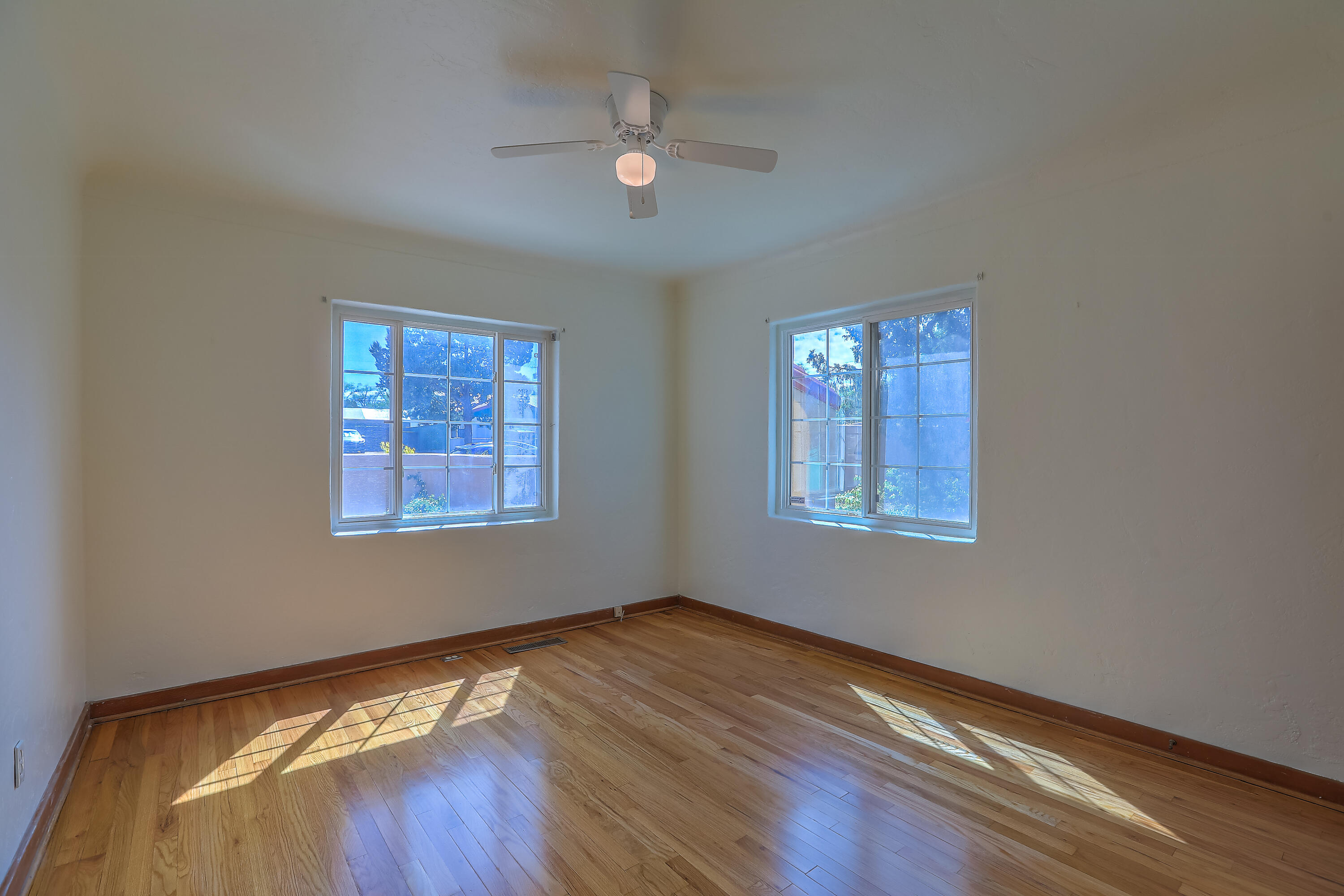 319 Richmond Drive SE