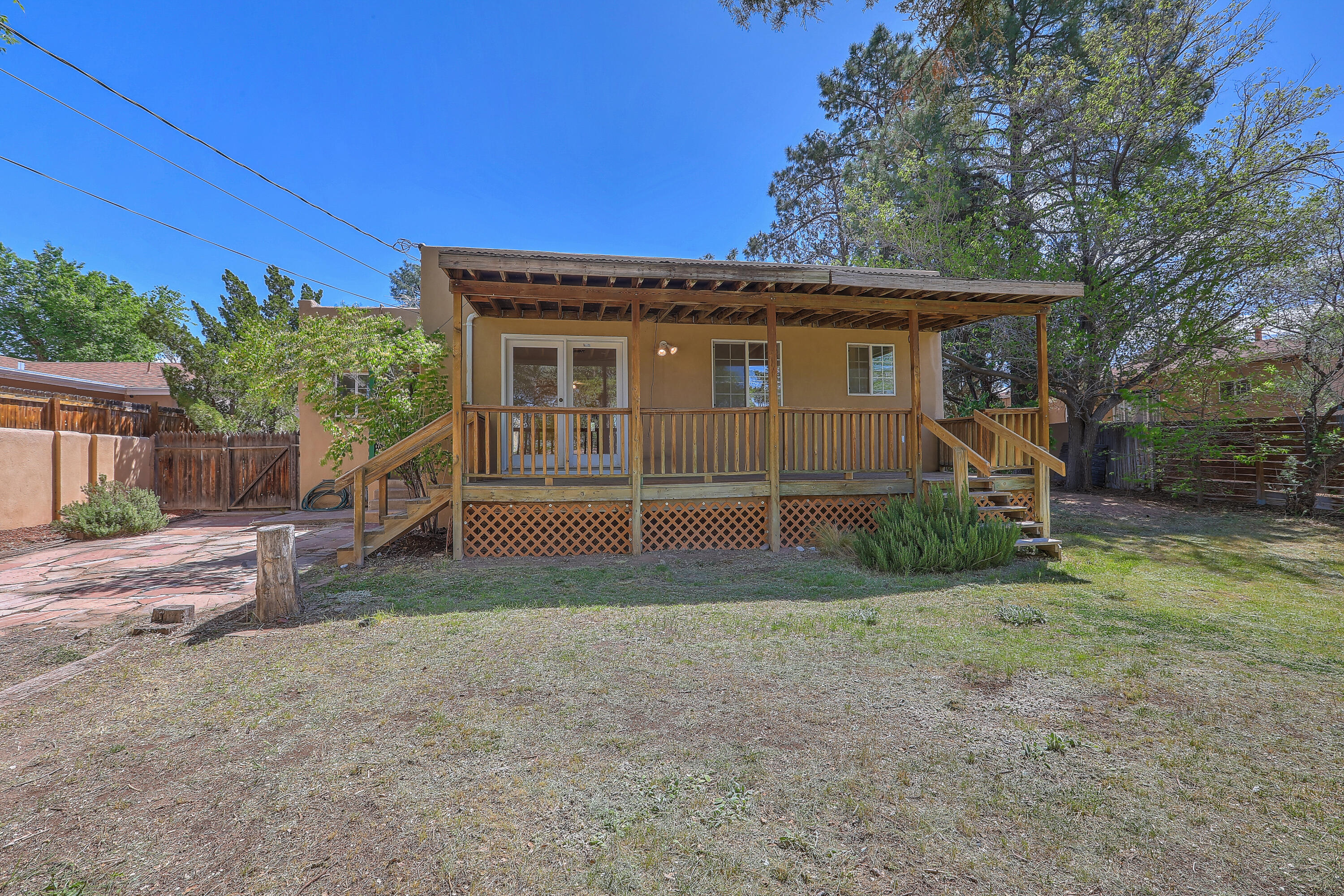 319 Richmond Drive SE